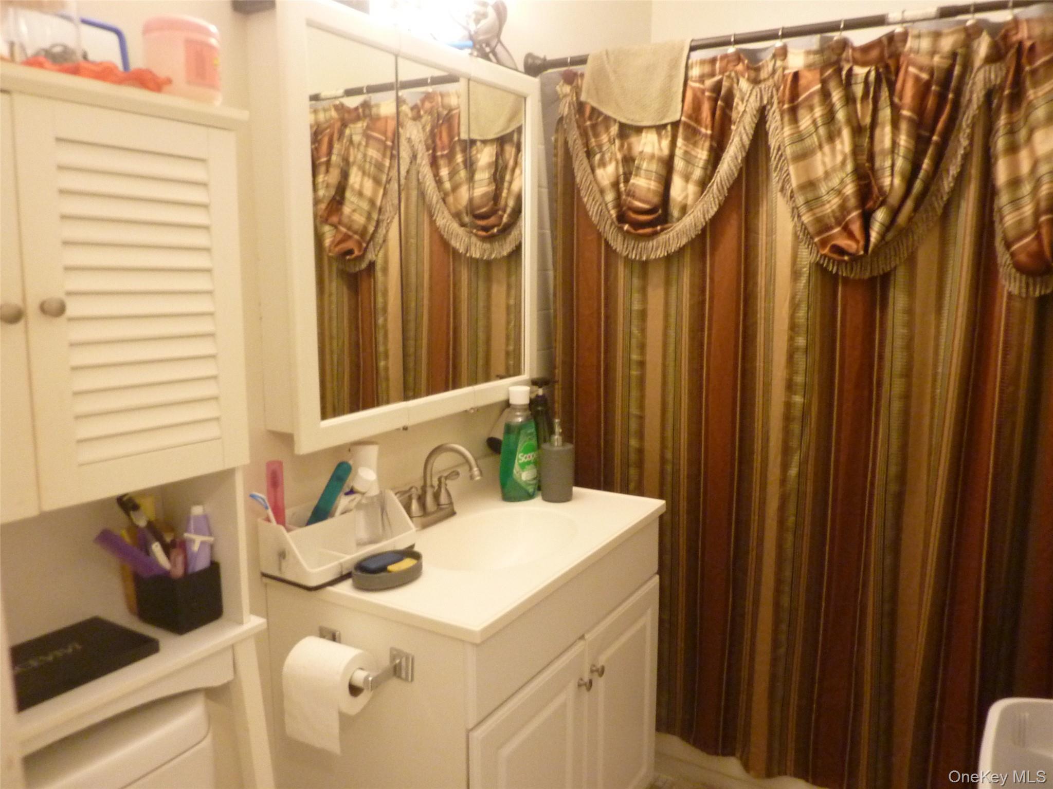 35 Park Avenue # 2D, Suffern, NY 10901