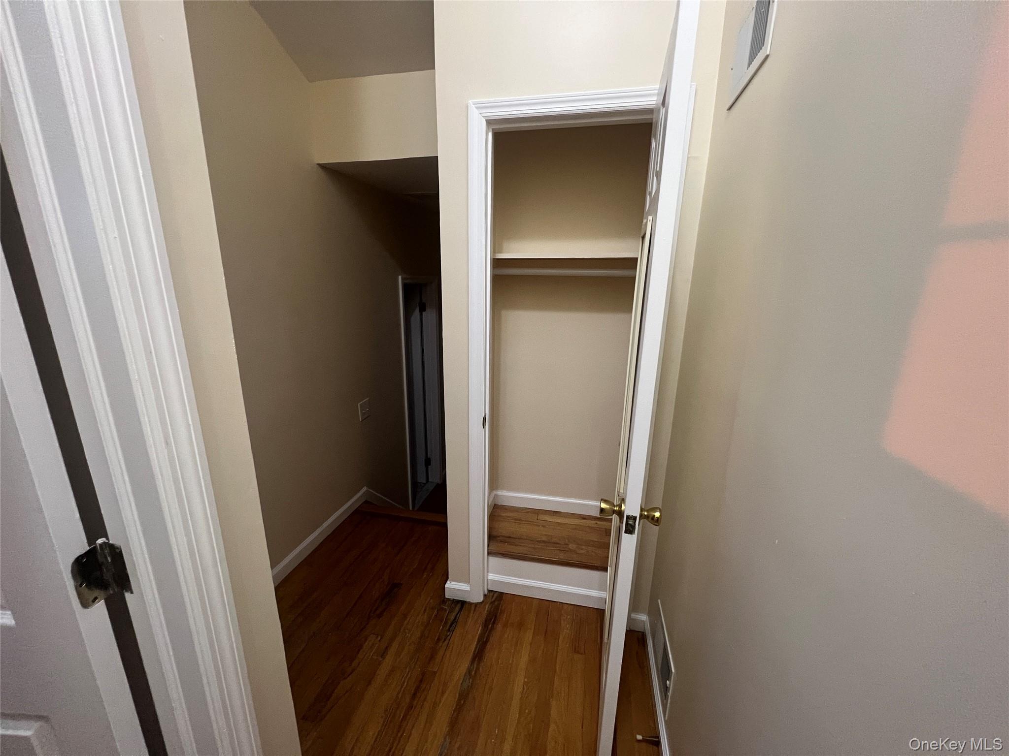 45 Iona Street, Staten Island, NY 10305