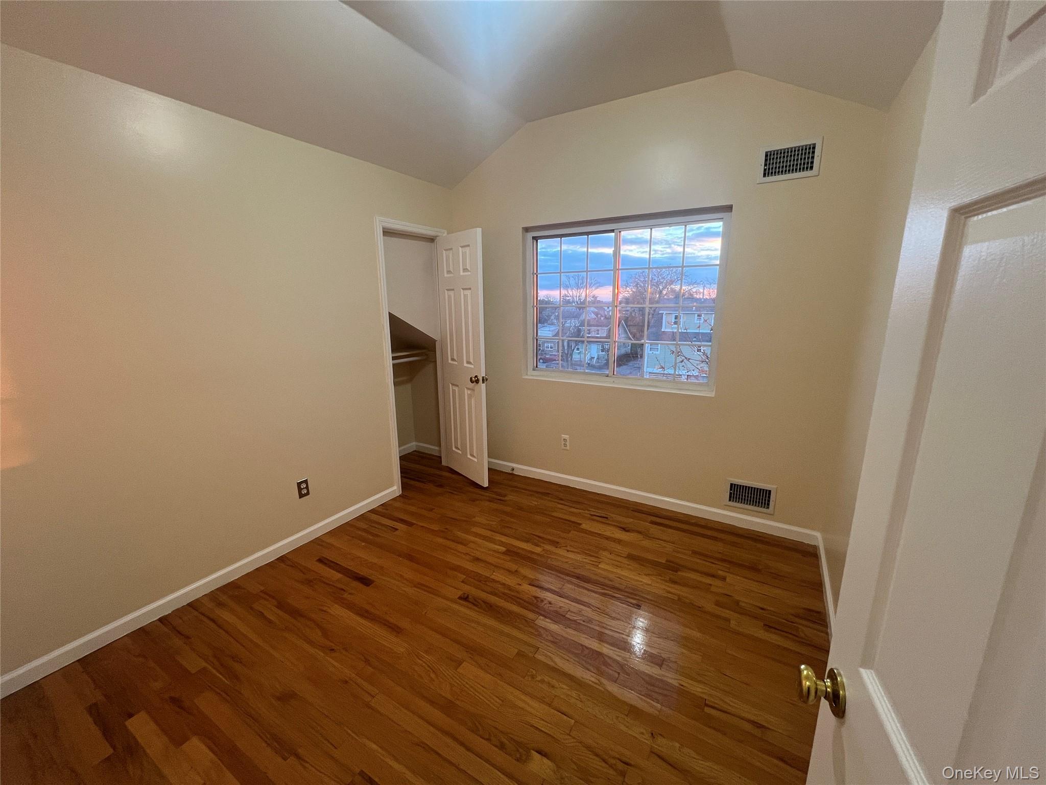 45 Iona Street, Staten Island, NY 10305