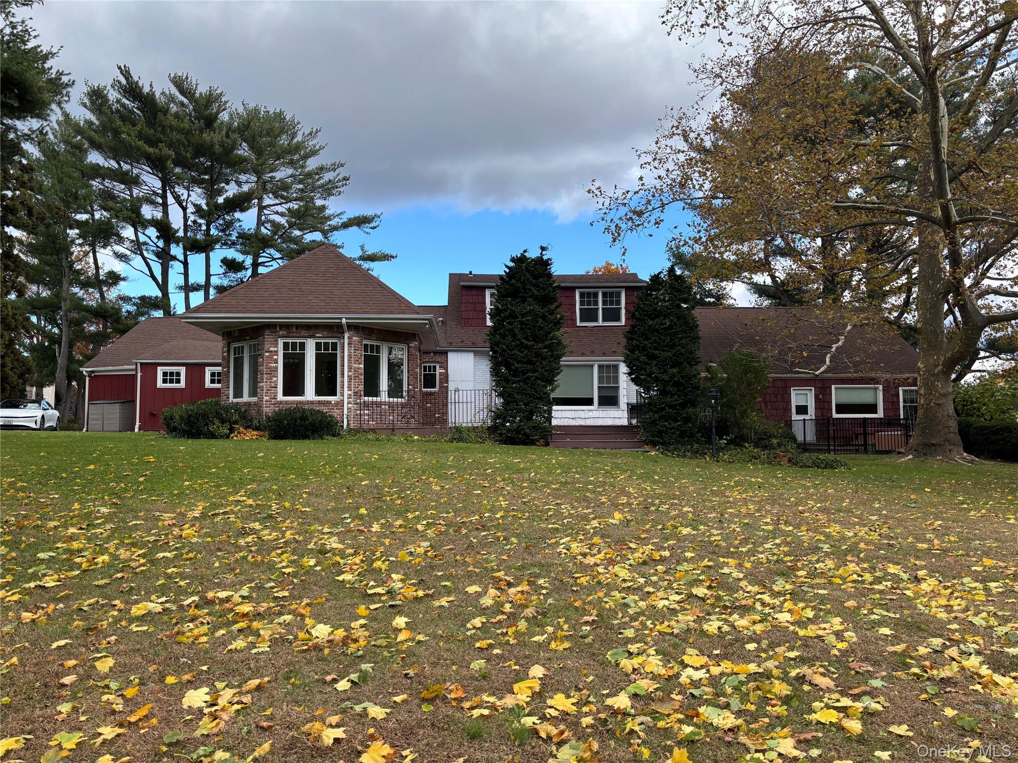 18 LIGHTHOUSE Road, Great Neck, NY 11024