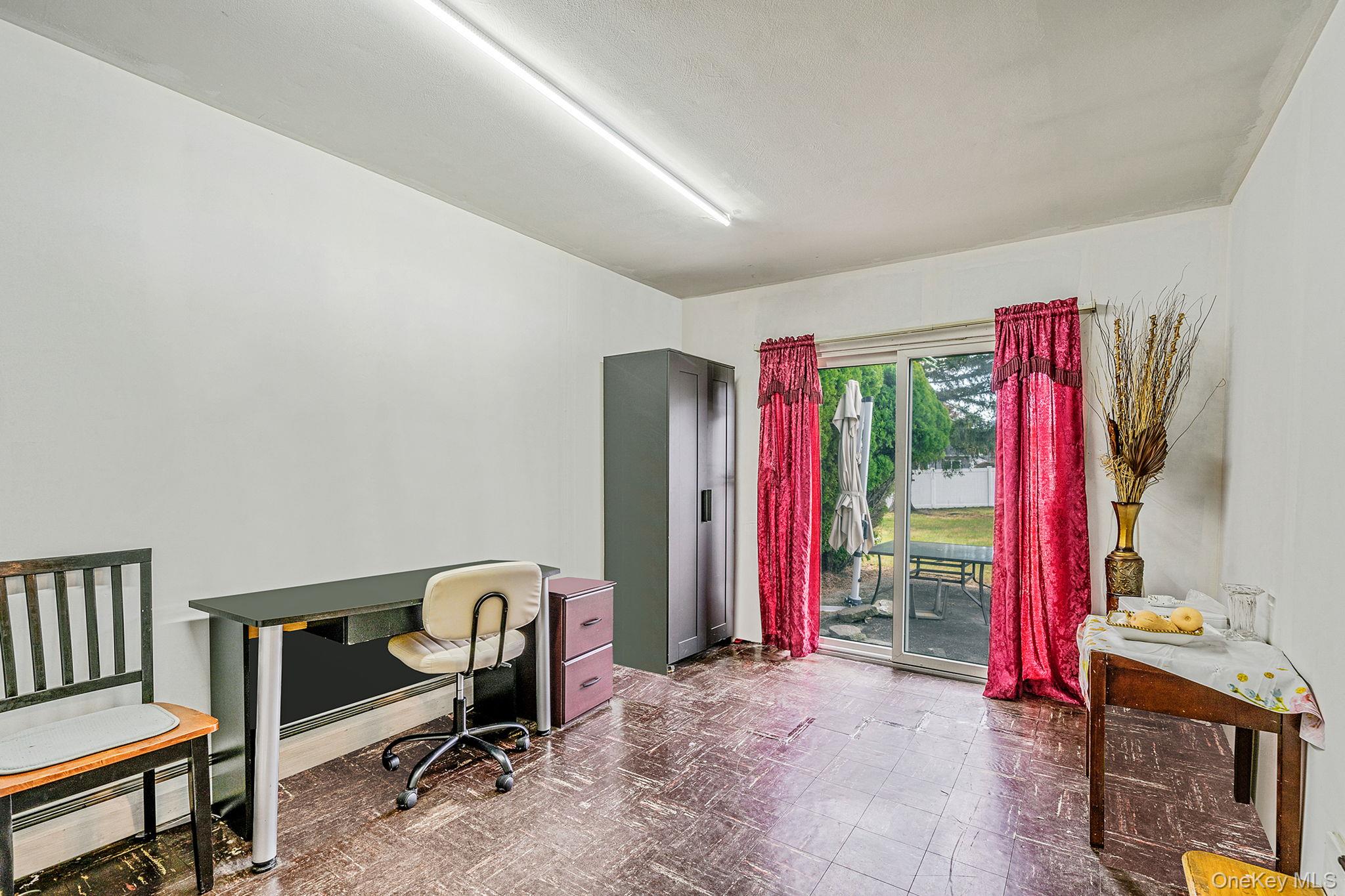 27 Kenwood Drive, Bohemia, NY 11716