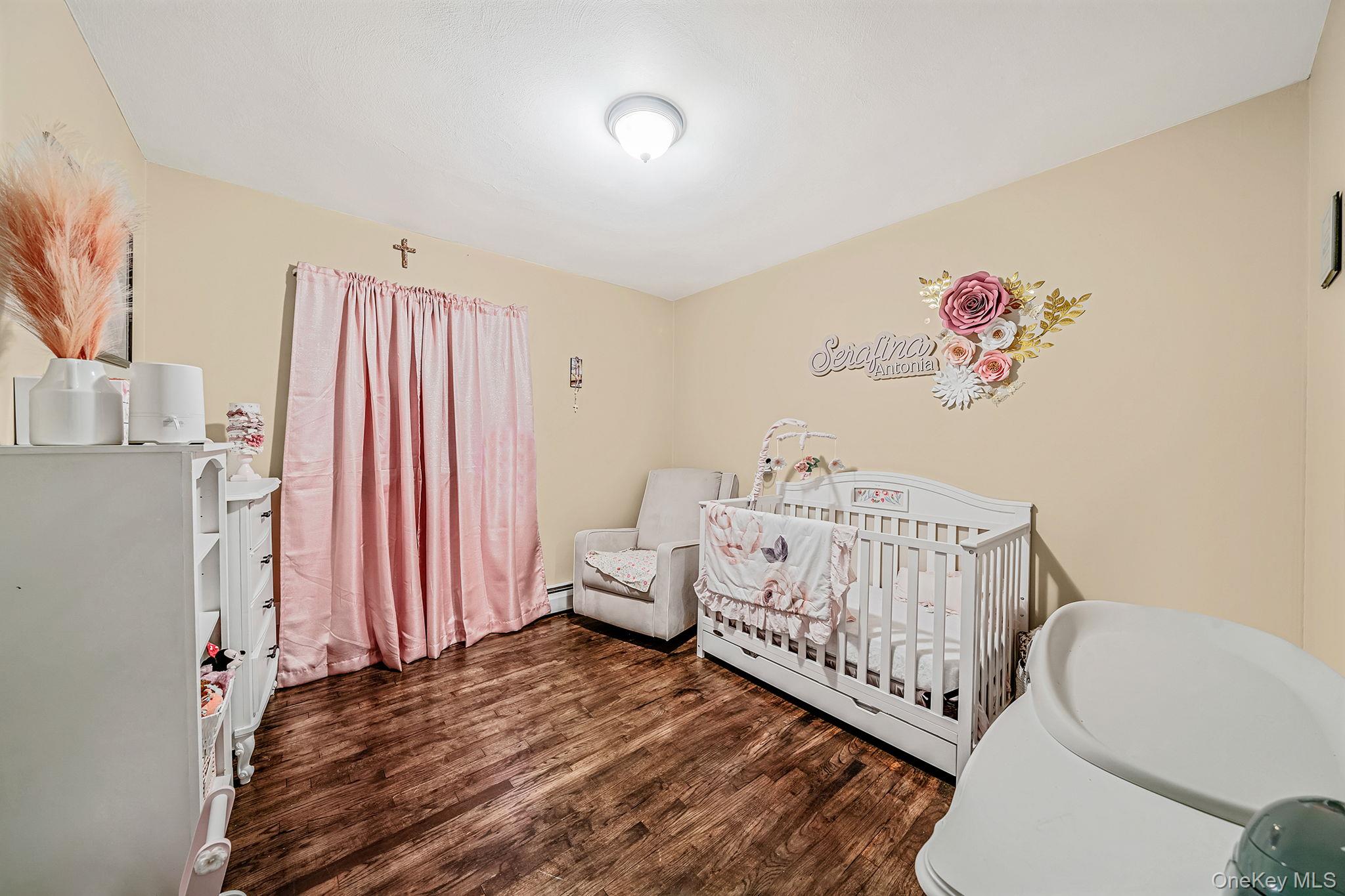 27 Kenwood Drive, Bohemia, NY 11716