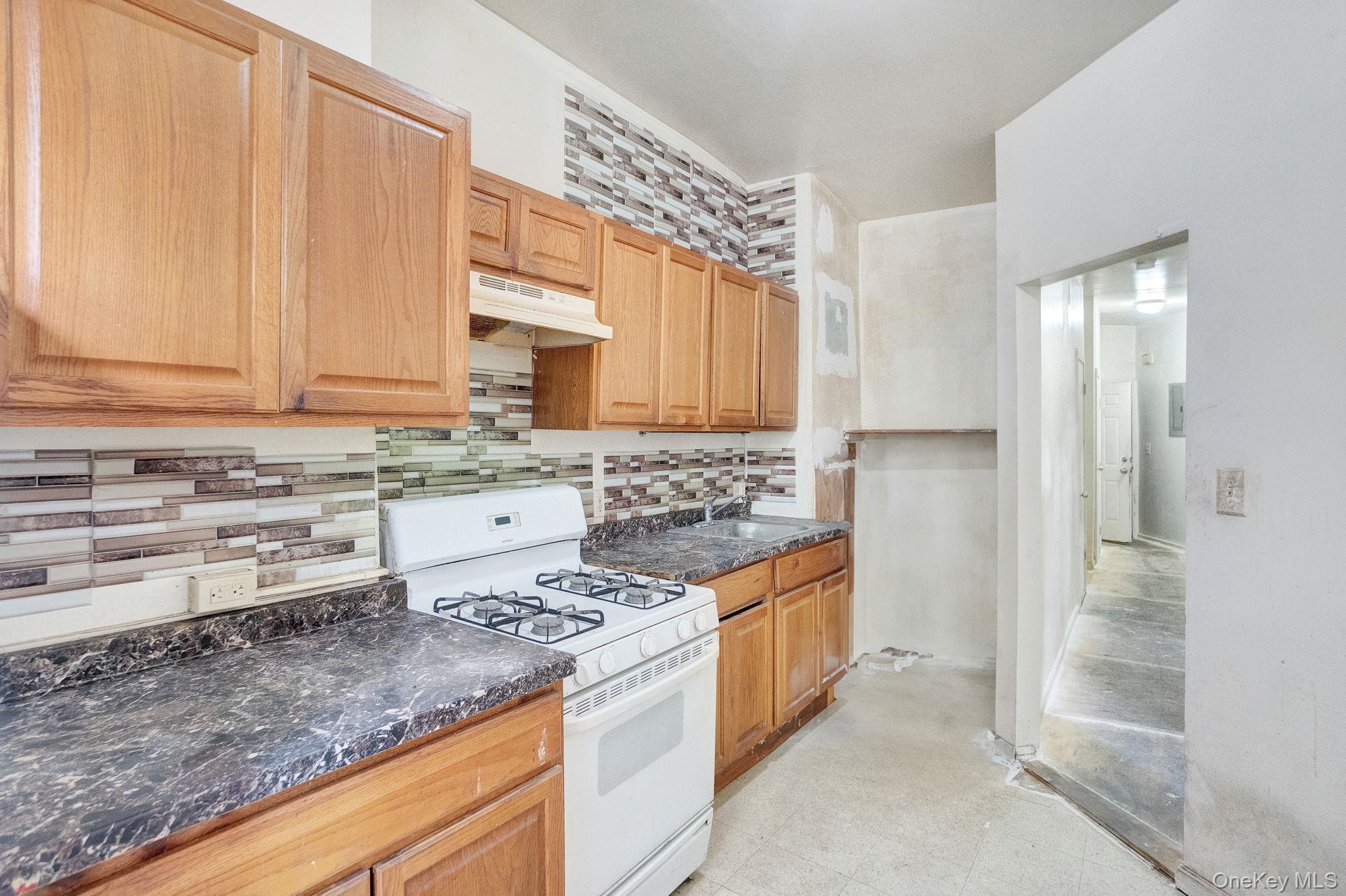 1241 College Avenue, Bronx, NY 10456