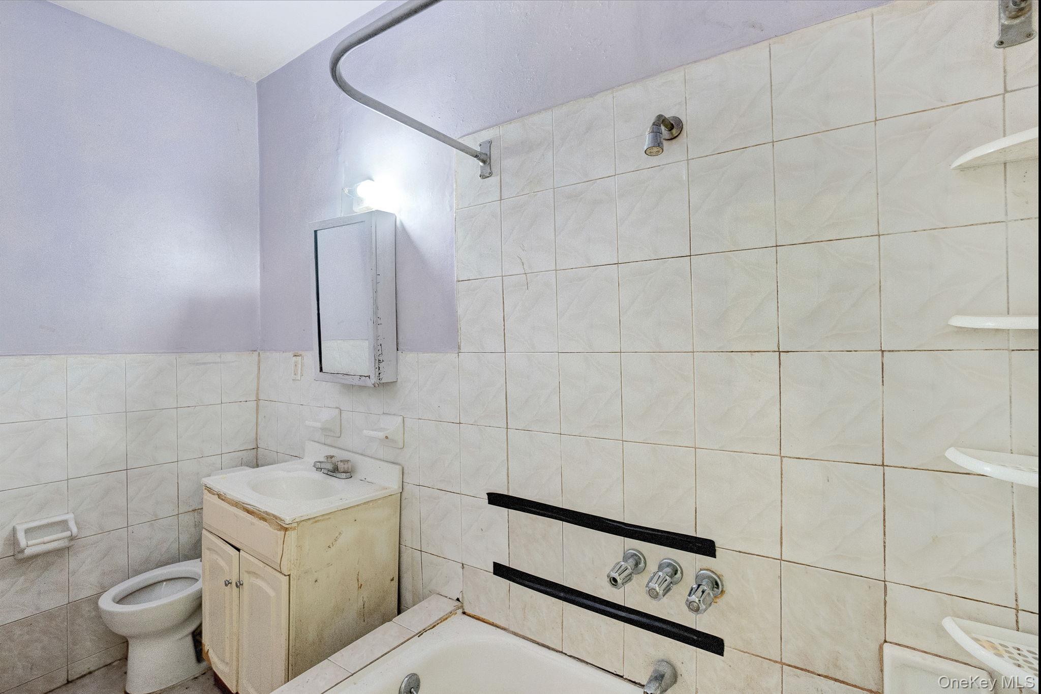 1241 College Avenue, Bronx, NY 10456