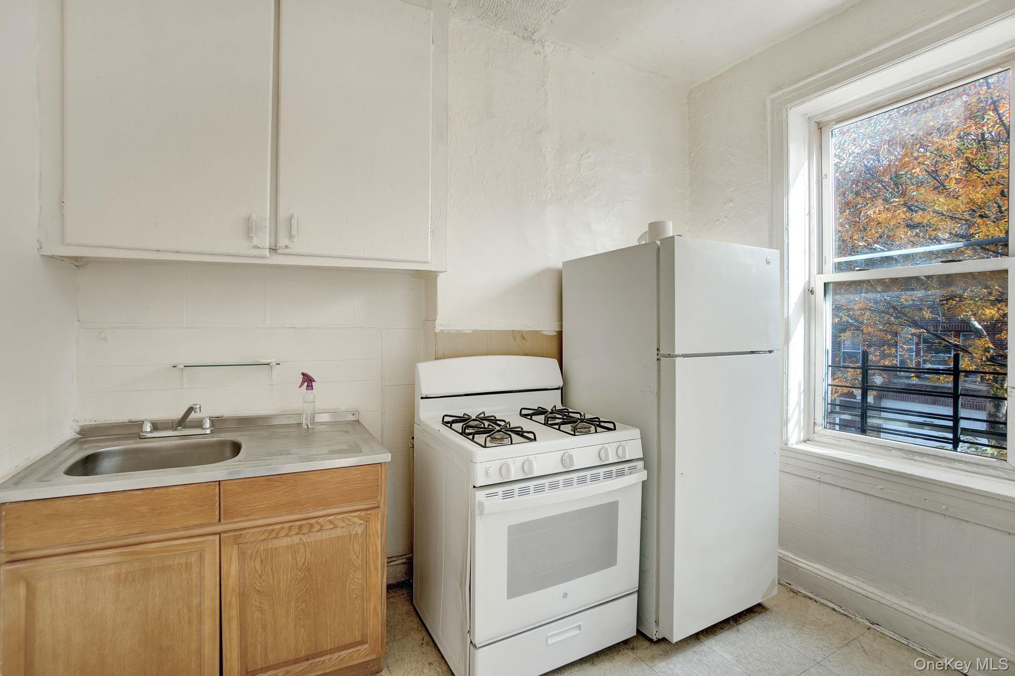 1241 College Avenue, Bronx, NY 10456