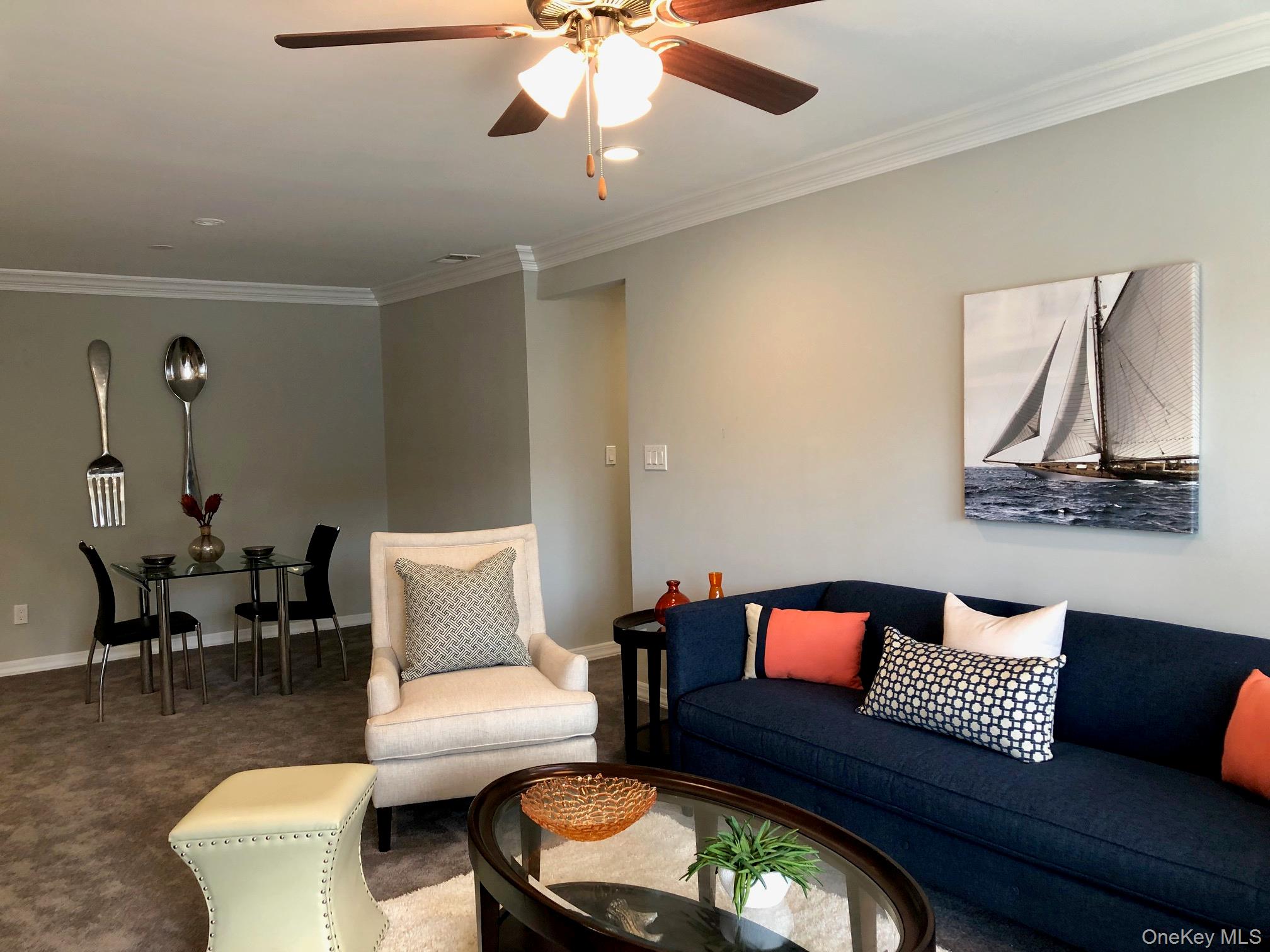 10 Westwood Drive # 41, Westbury, NY 11590