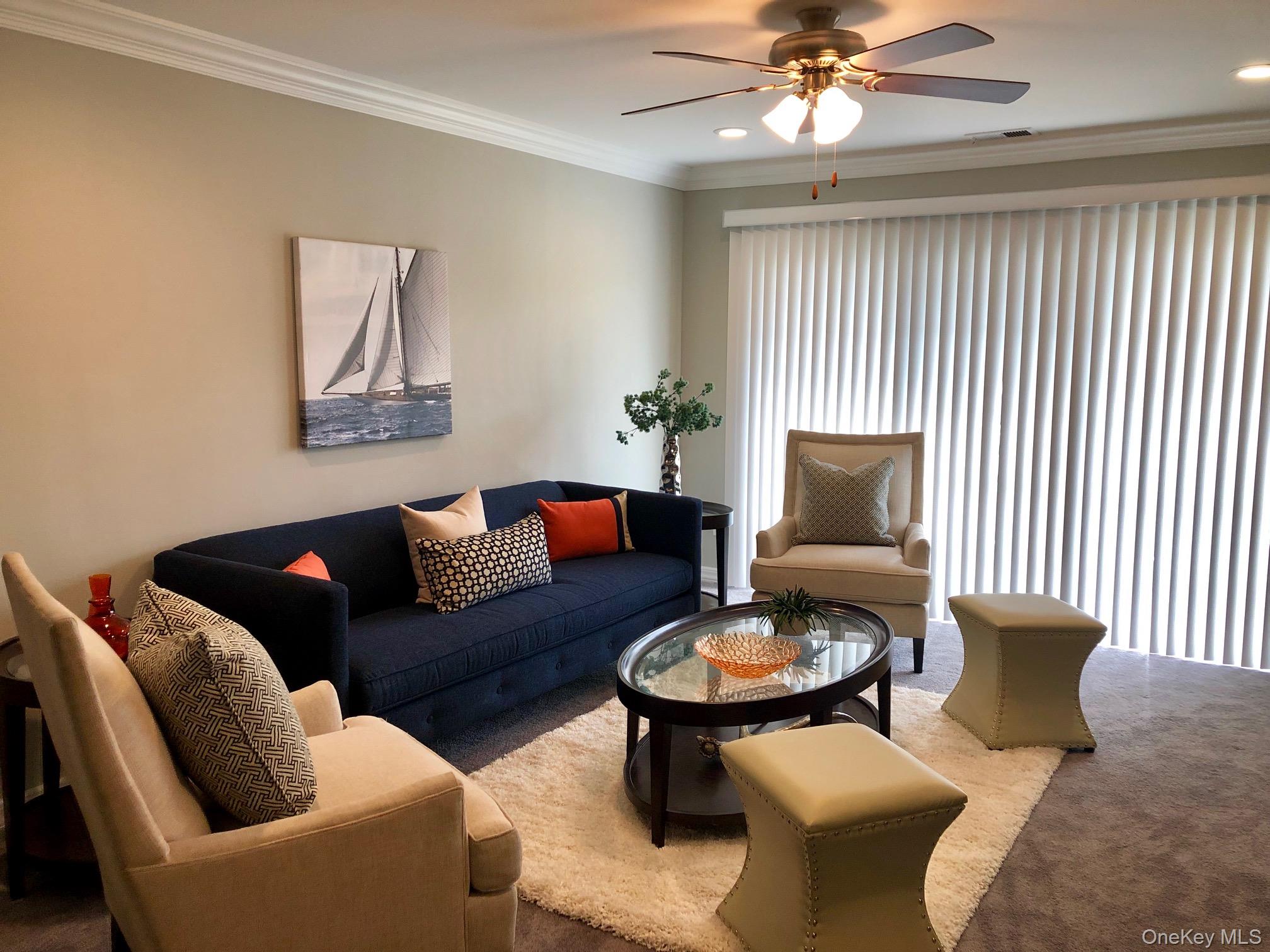 10 Westwood Drive # 41, Westbury, NY 11590