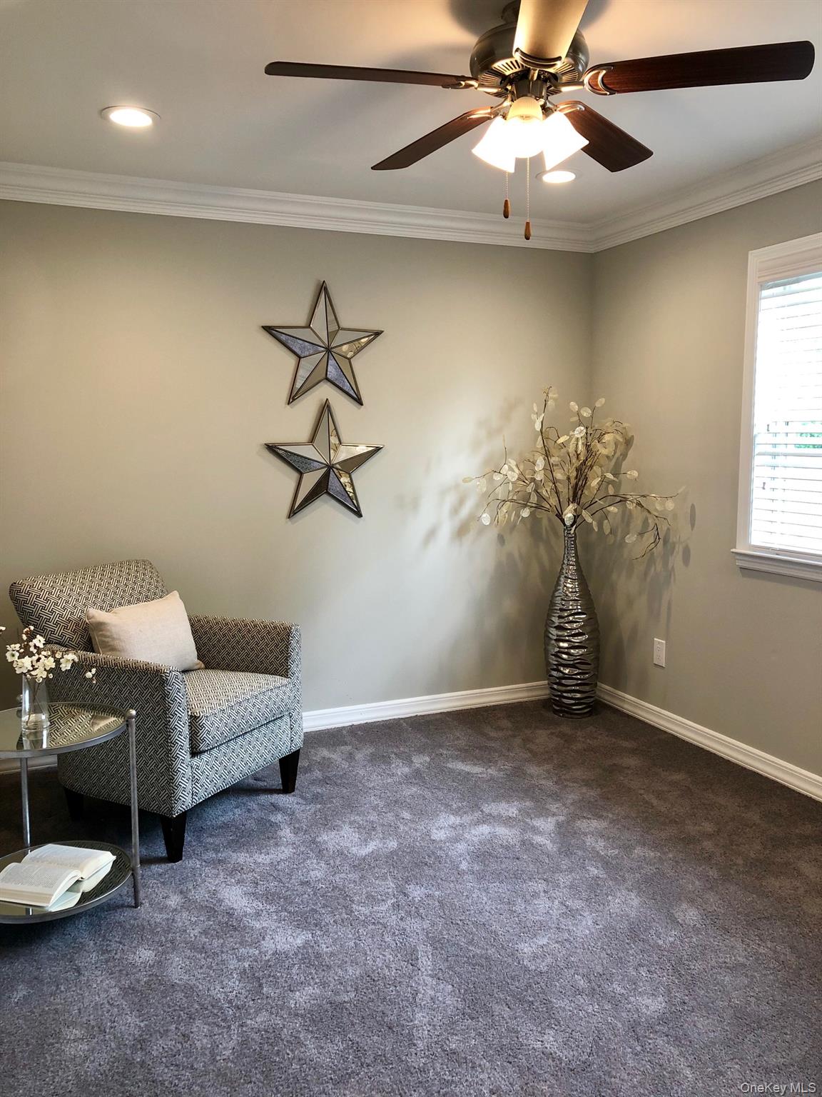 10 Westwood Drive # 41, Westbury, NY 11590