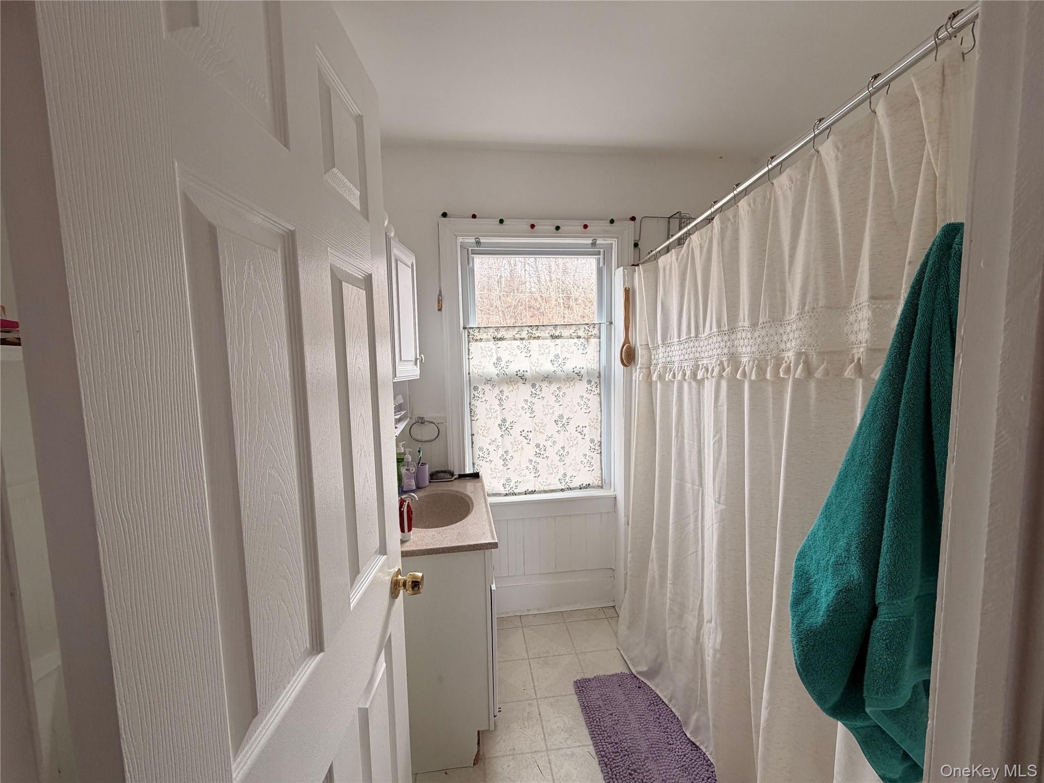 67 Old Albany Post Road # 4, Rhinebeck, NY 12572