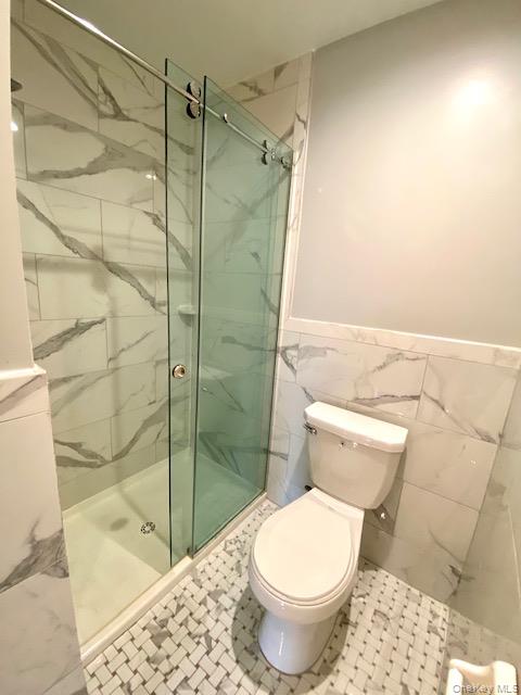 25 Westwood Drive # 15, Westbury, NY 11590