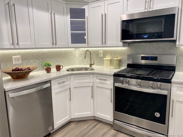 65 Westwood Drive # 93, Westbury, NY 11590