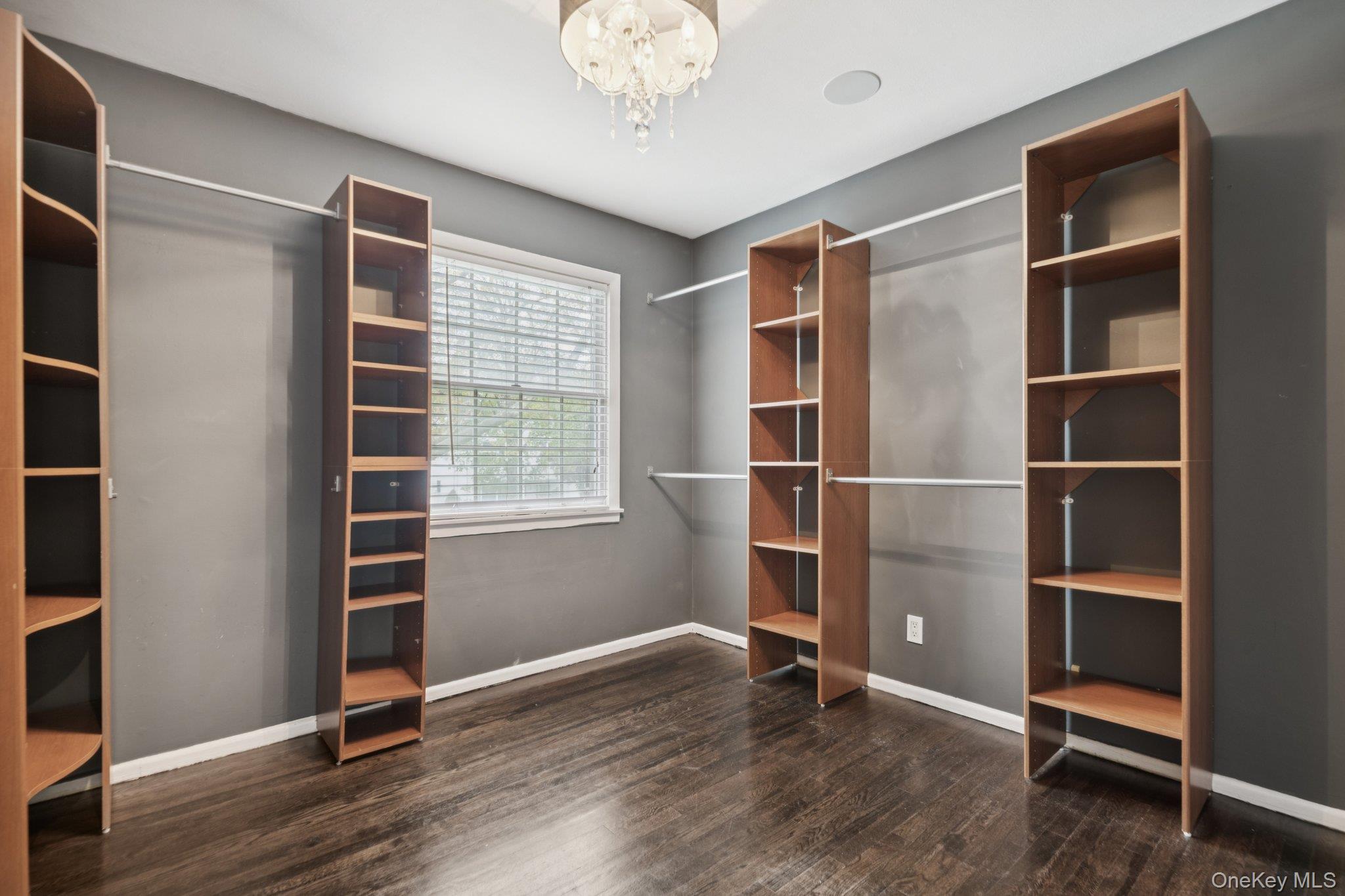 5 Culver Court, Melville, NY 11747