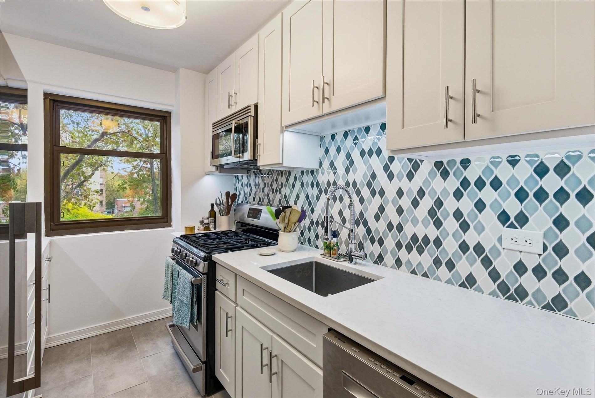 33-54 Crescent Street # 5B, Astoria, NY 11106