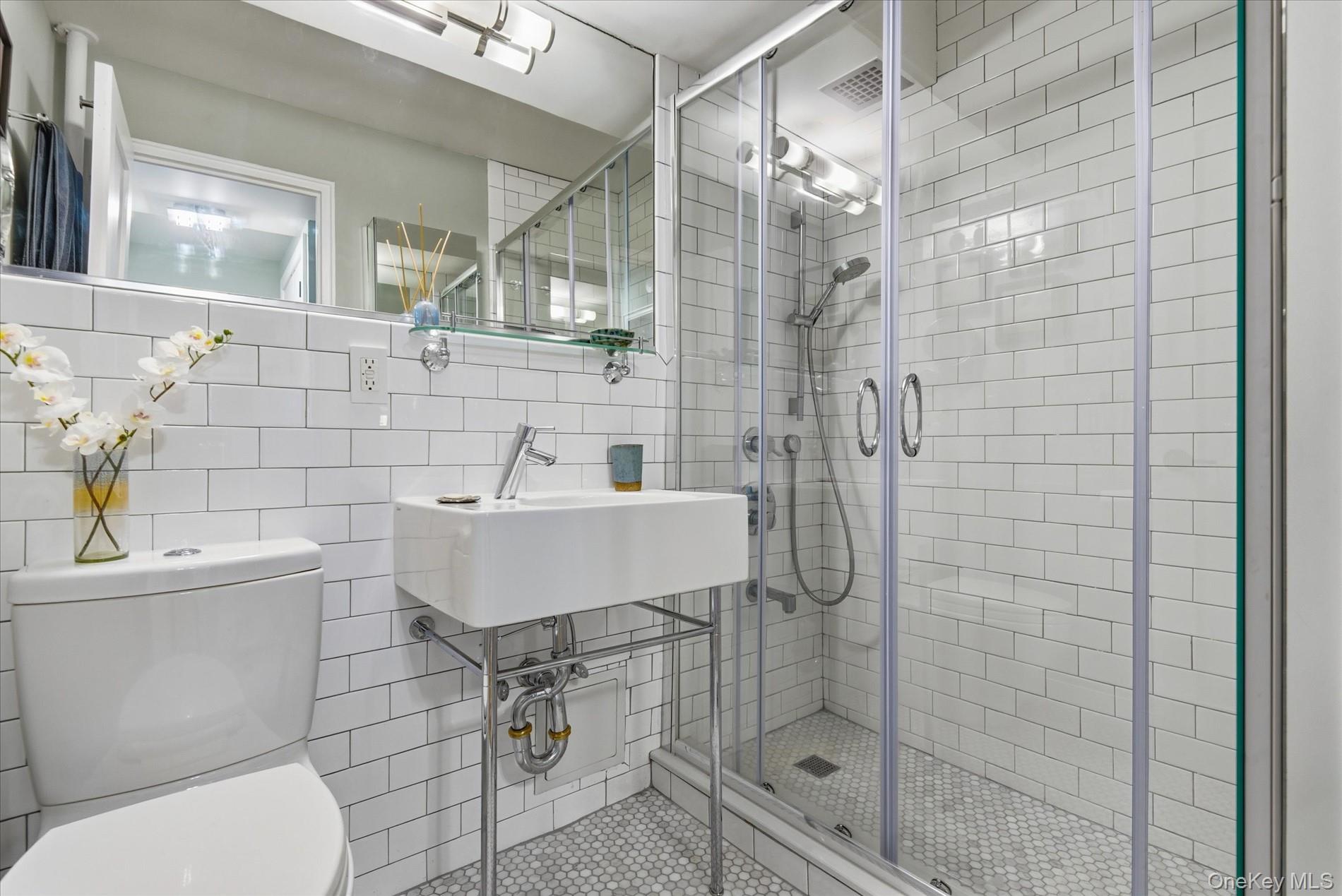 33-54 Crescent Street # 5B, Astoria, NY 11106