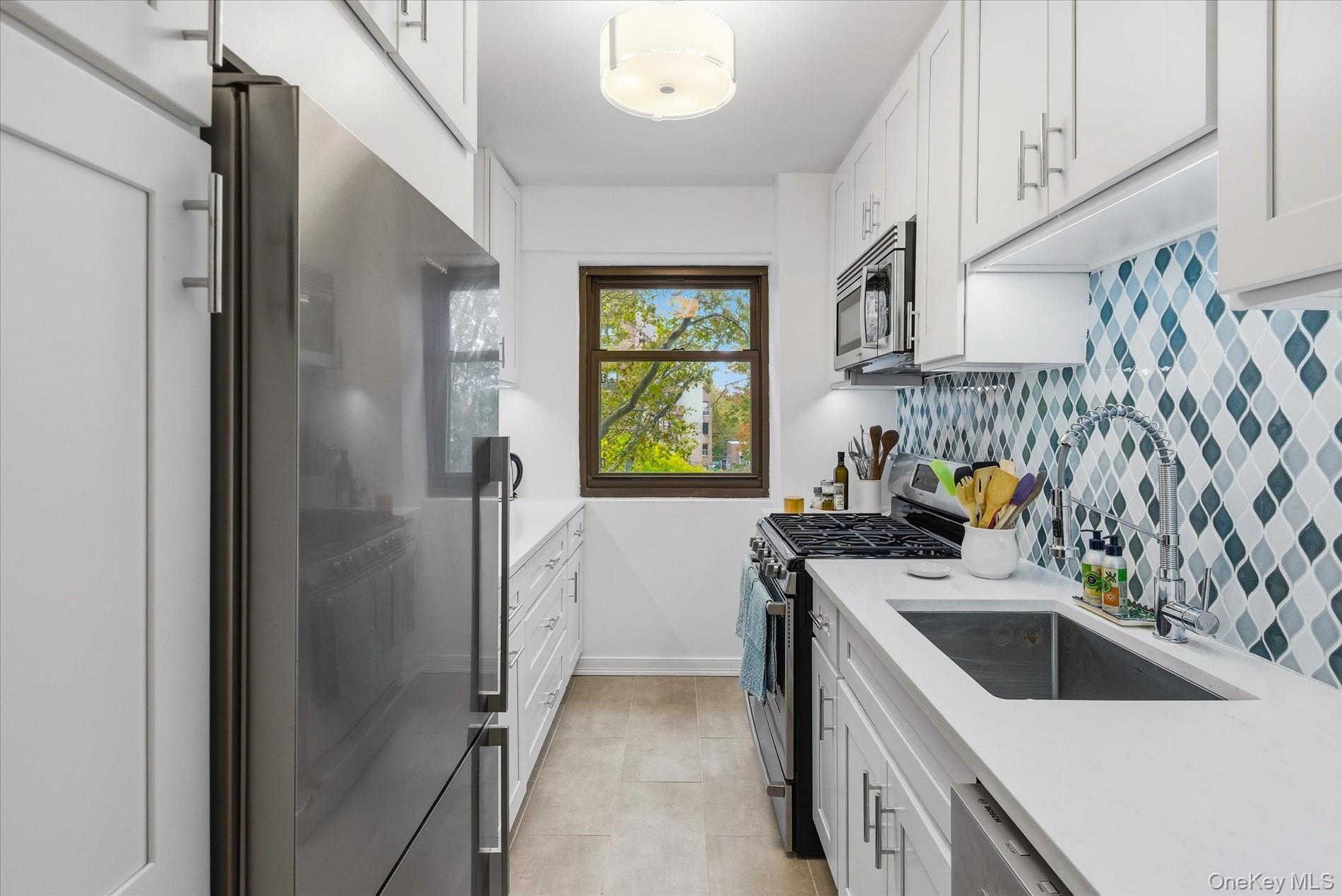 33-54 Crescent Street # 5B, Astoria, NY 11106