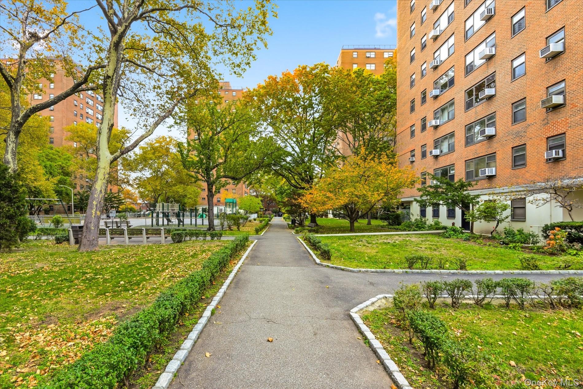 33-54 Crescent Street # 5B, Astoria, NY 11106