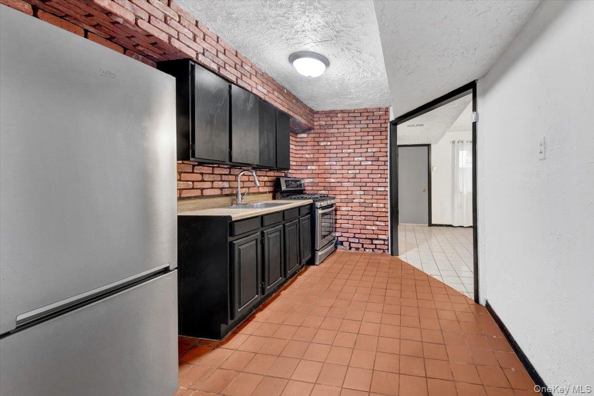 3302 Colden Avenue, Bronx, NY 10469