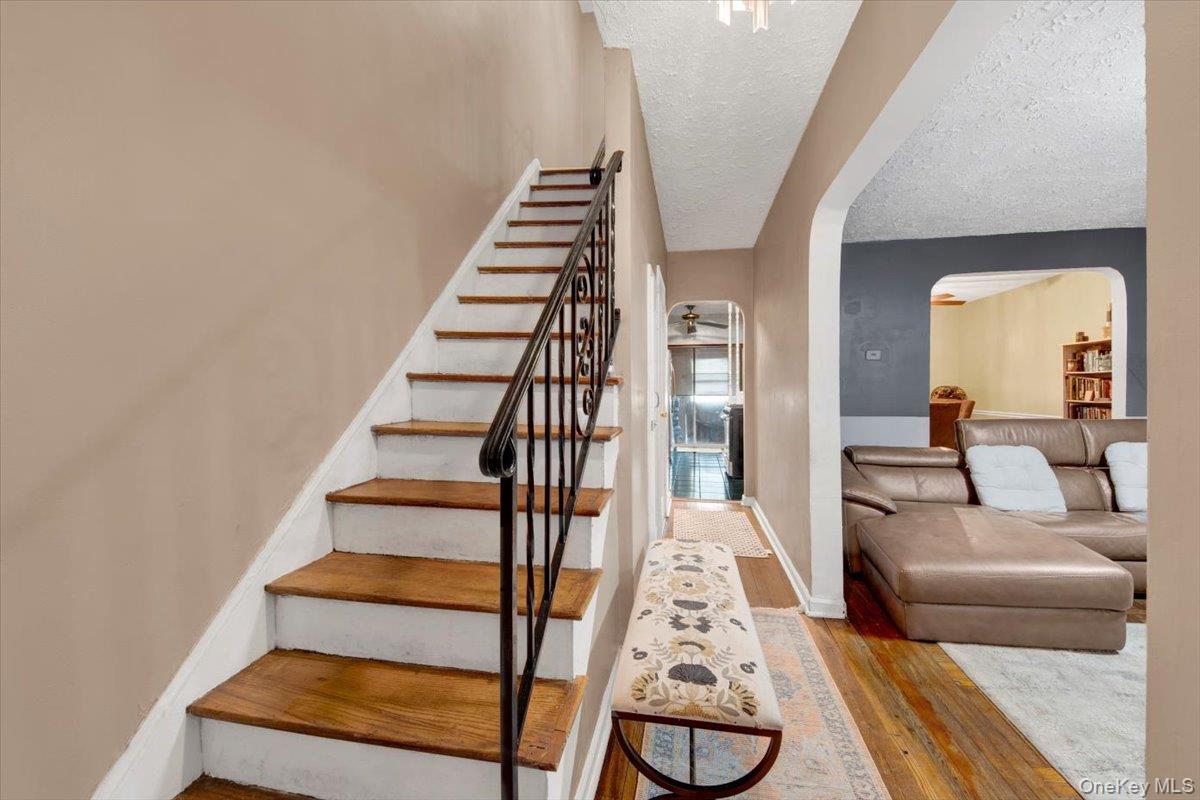 3302 Colden Avenue, Bronx, NY 10469