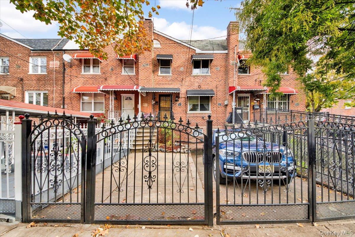 3302 Colden Avenue, Bronx, NY 10469