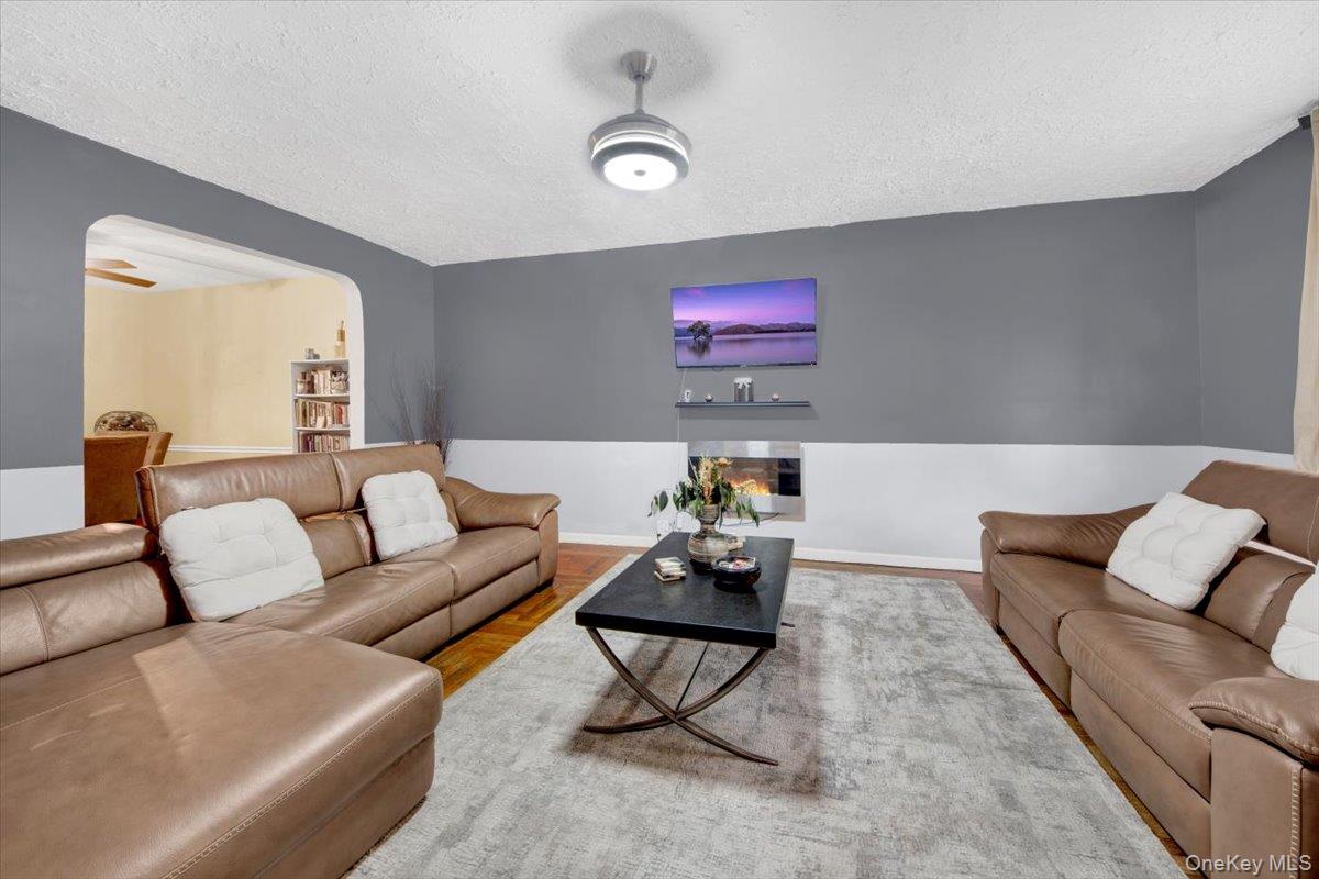 3302 Colden Avenue, Bronx, NY 10469