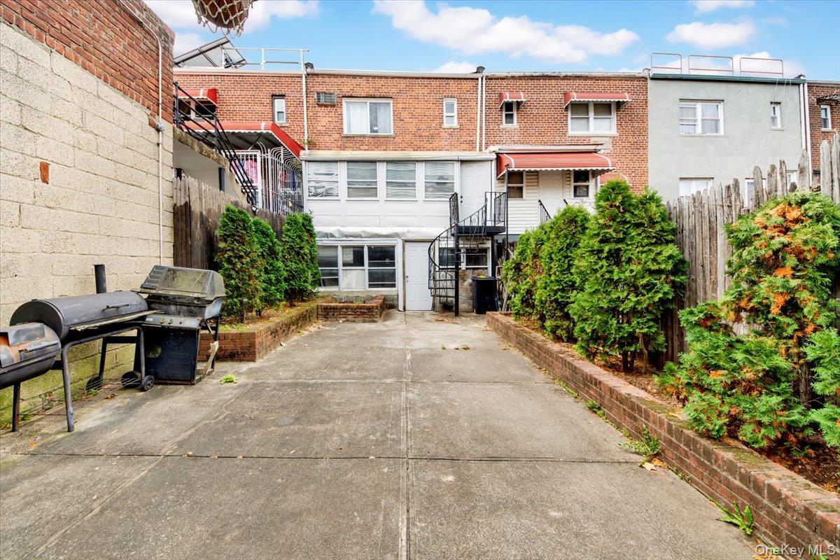 3302 Colden Avenue, Bronx, NY 10469