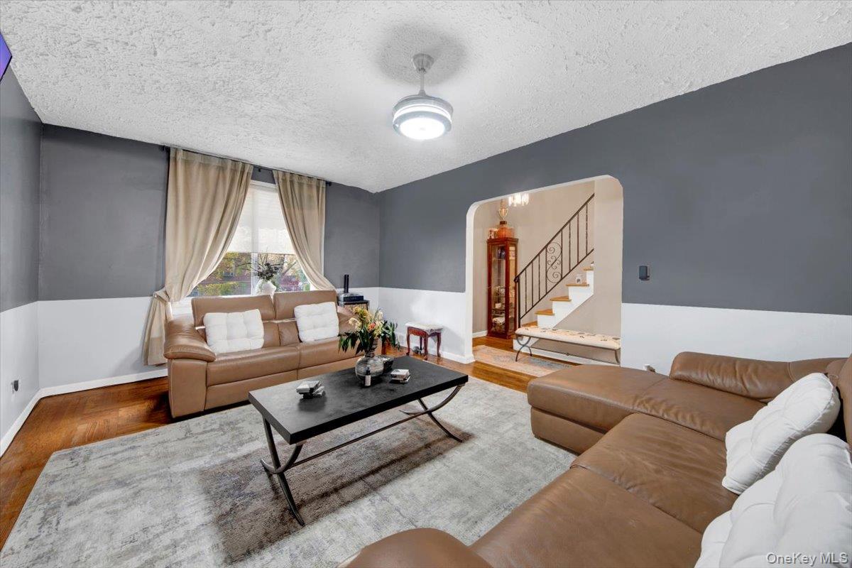 3302 Colden Avenue, Bronx, NY 10469