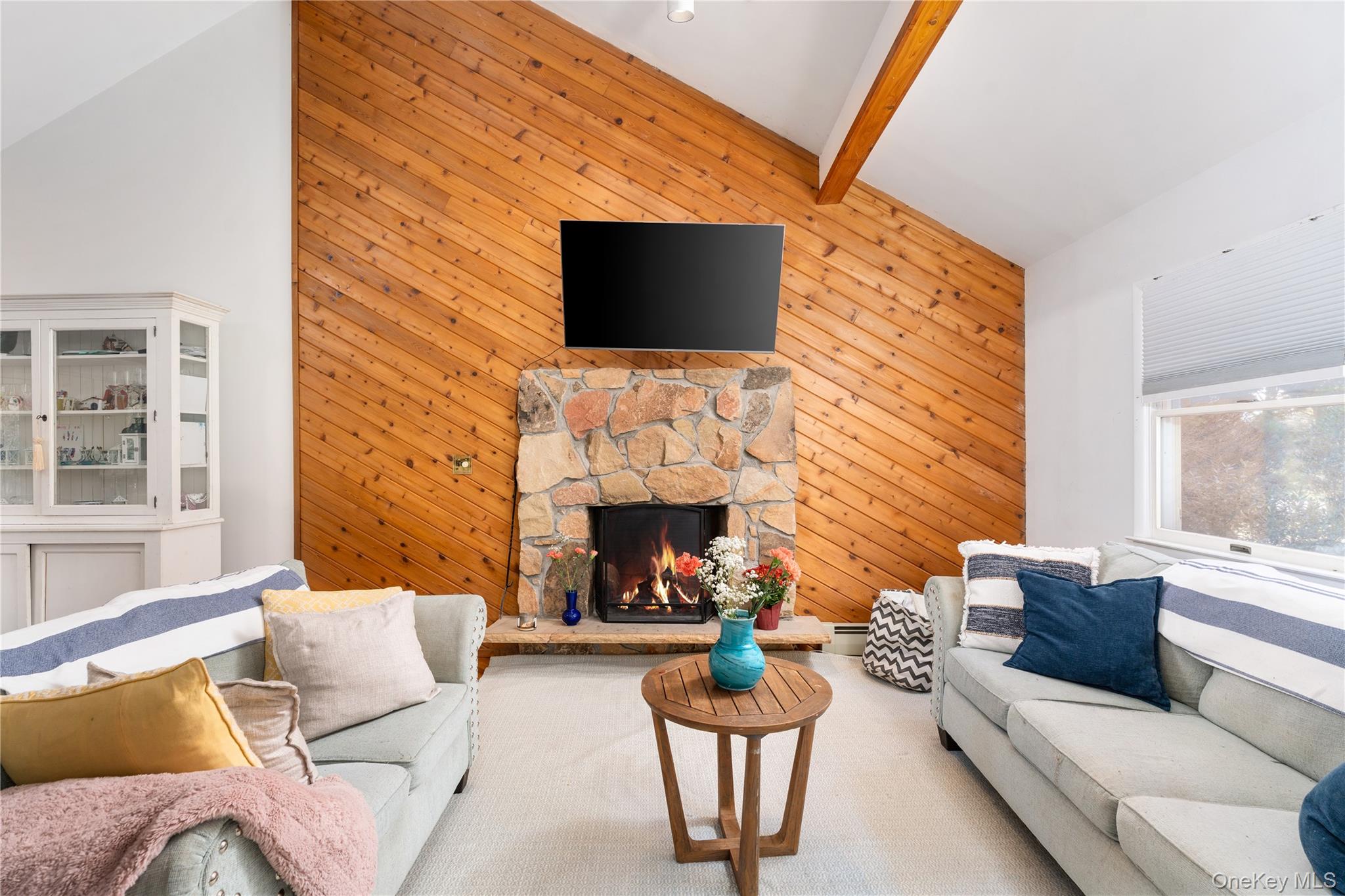 19 Florence Road, Hampton Bays, NY 11946