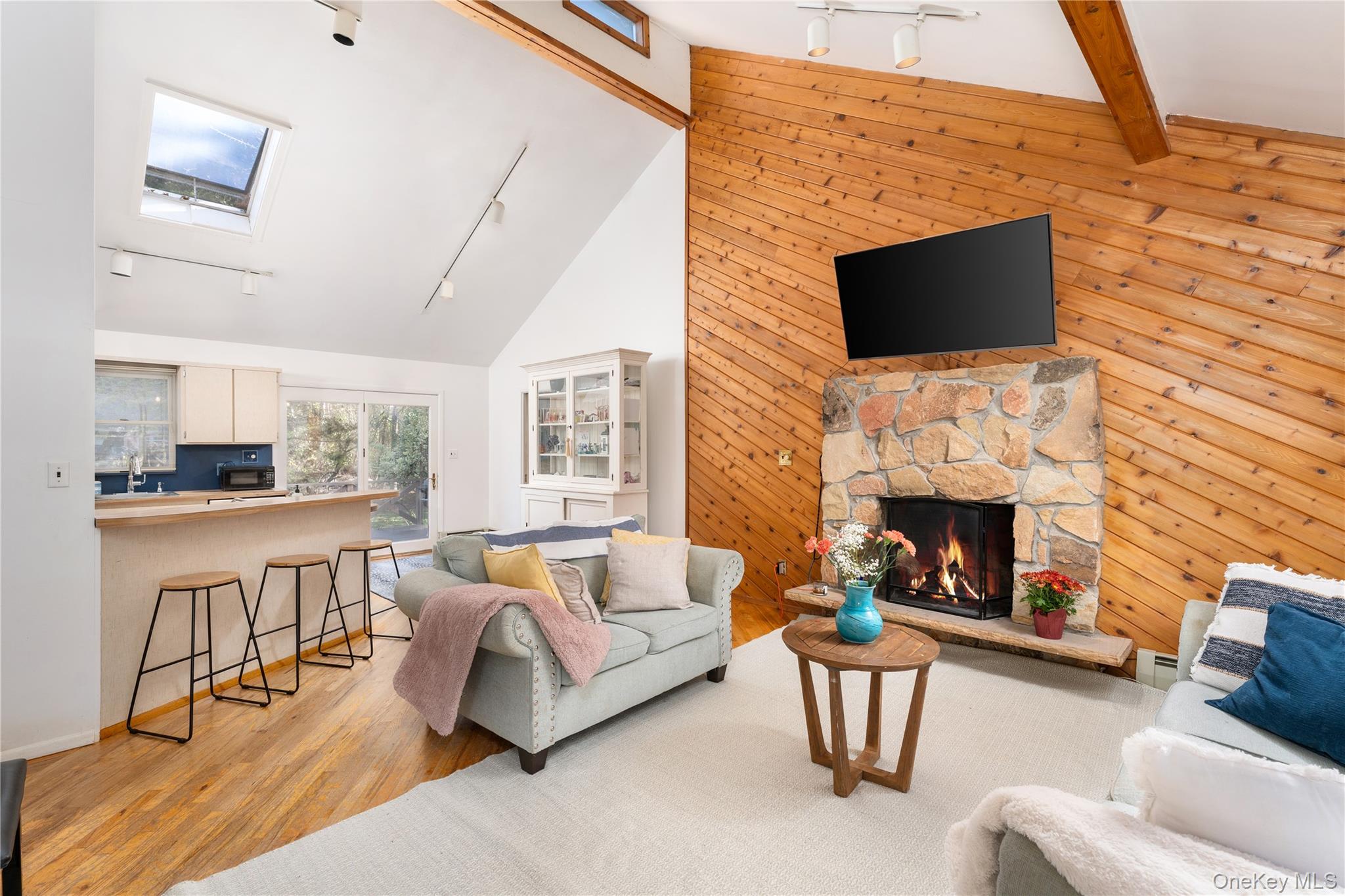 19 Florence Road, Hampton Bays, NY 11946