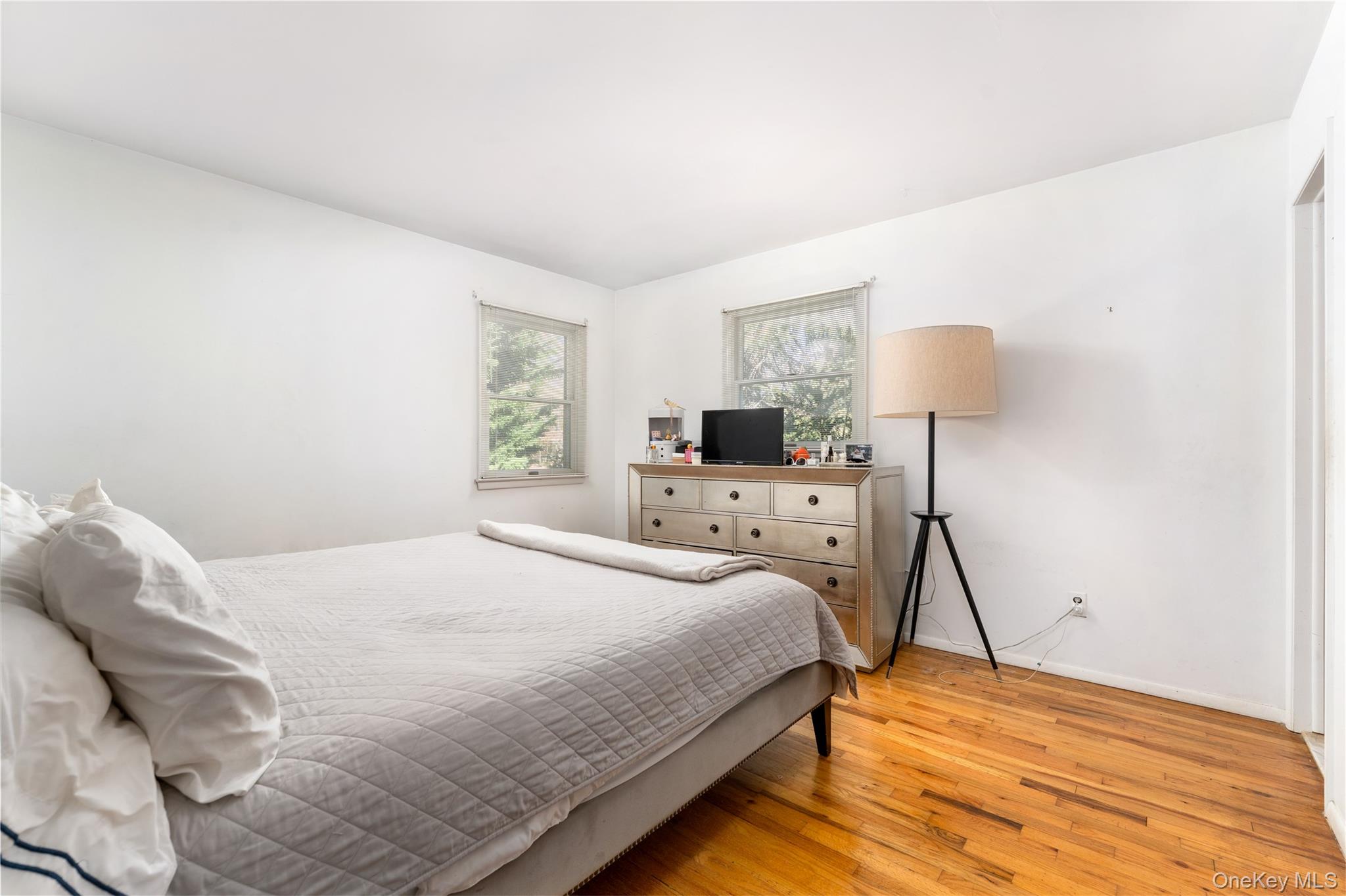 19 Florence Road, Hampton Bays, NY 11946