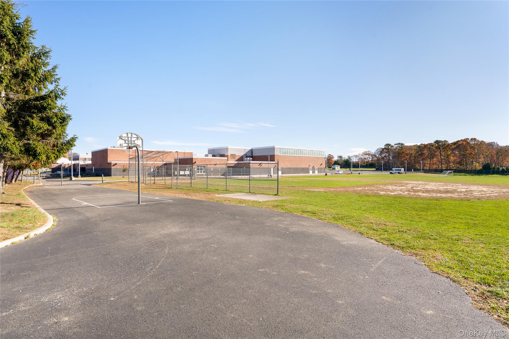 19 Florence Road, Hampton Bays, NY 11946