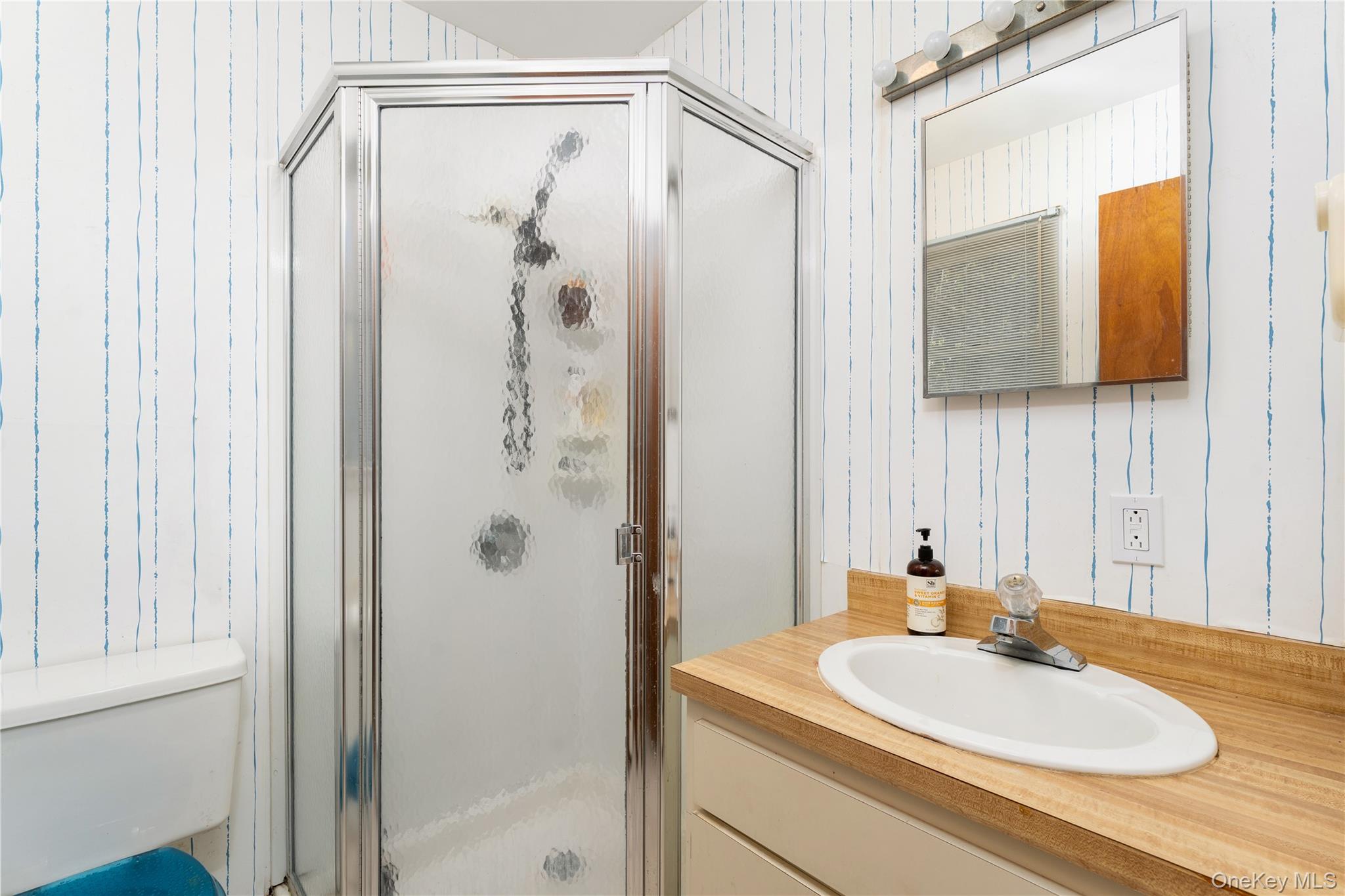 19 Florence Road, Hampton Bays, NY 11946