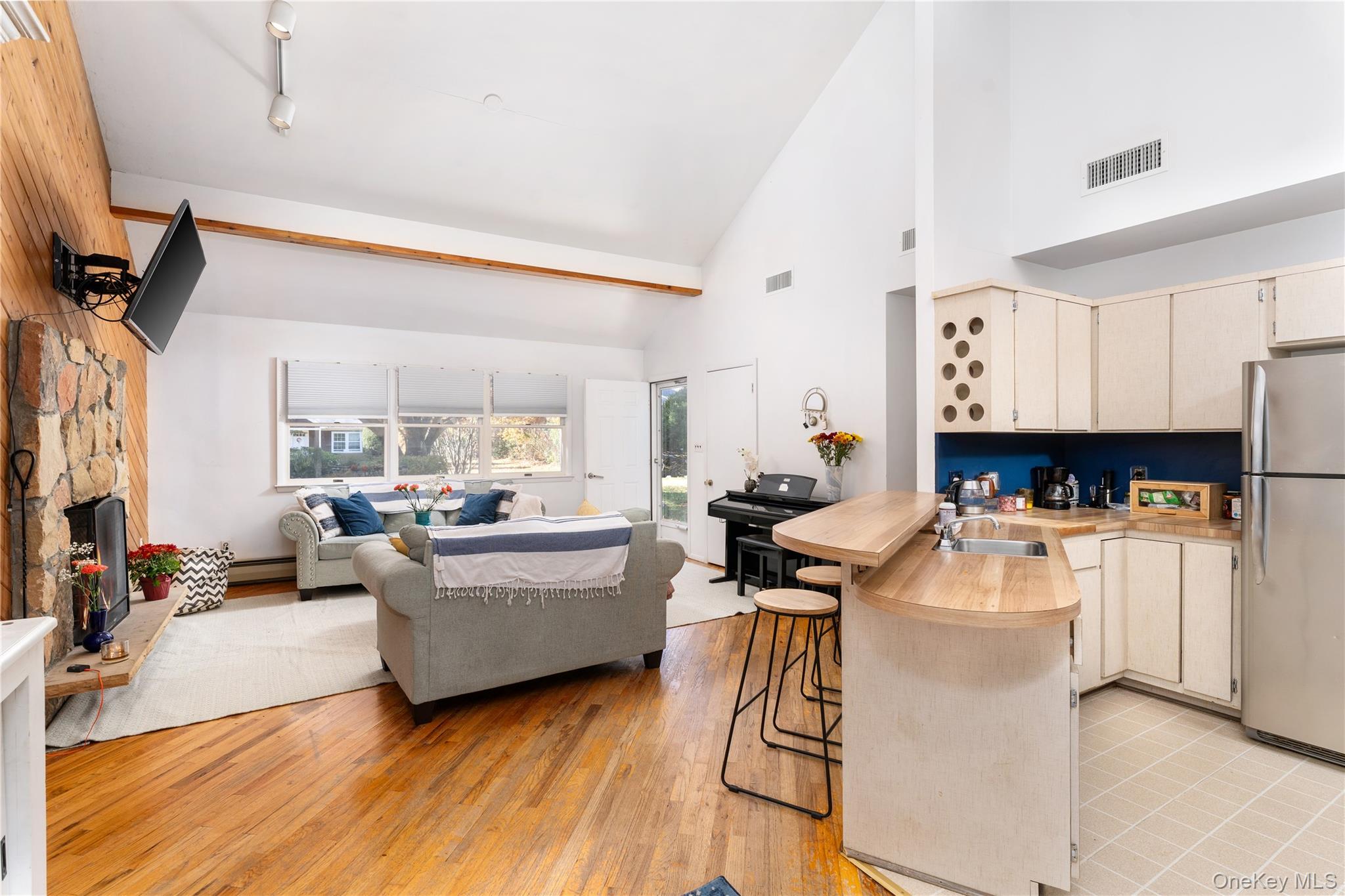 19 Florence Road, Hampton Bays, NY 11946