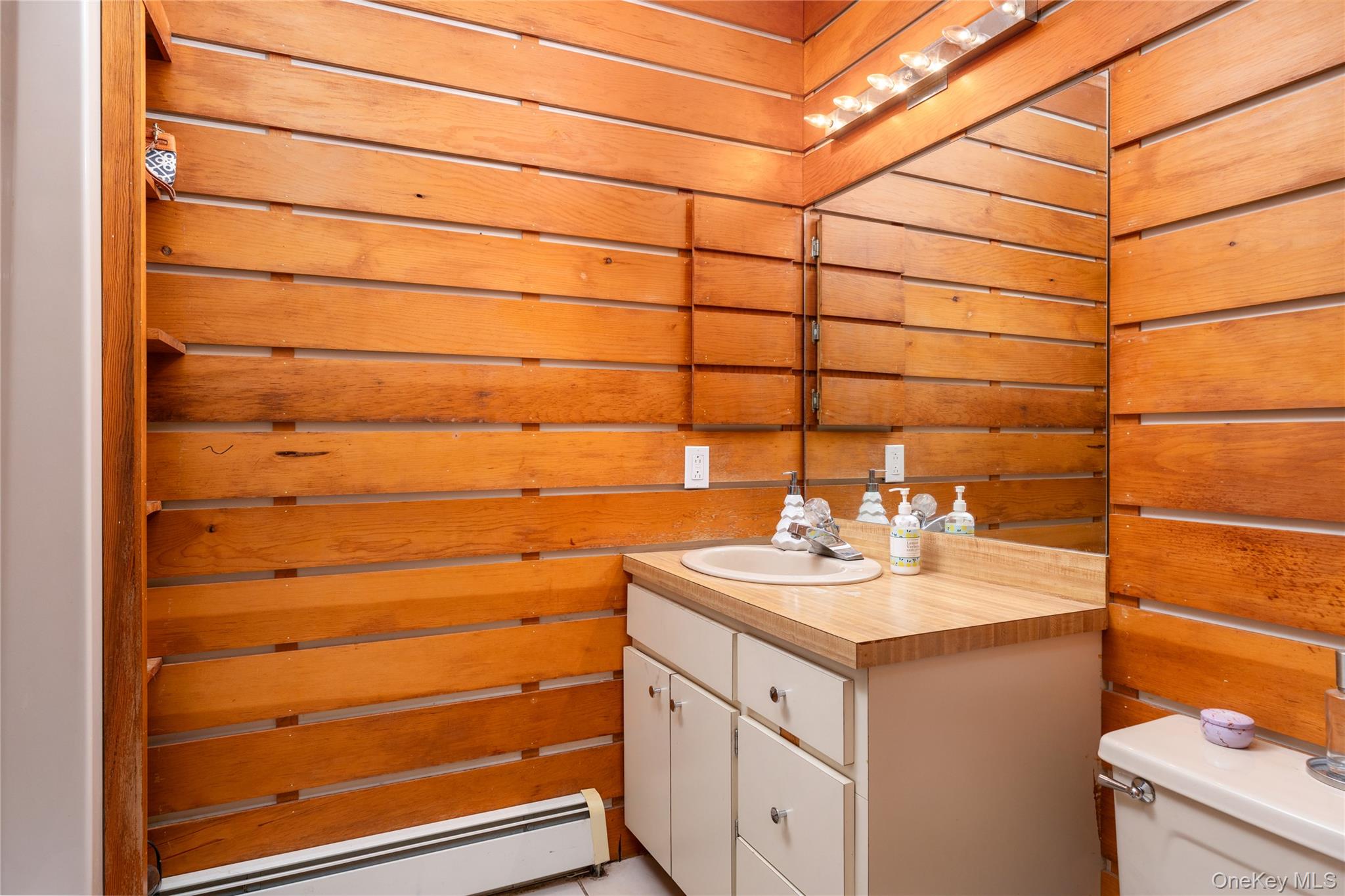 19 Florence Road, Hampton Bays, NY 11946