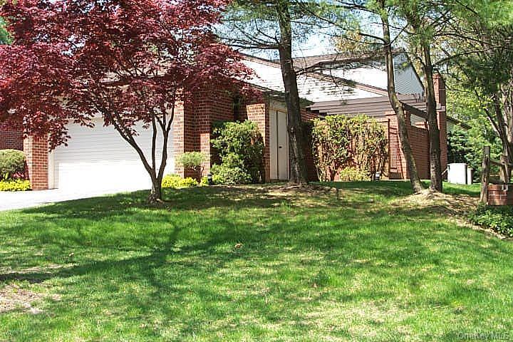 147 Darters Lane, Manhasset, NY 11030