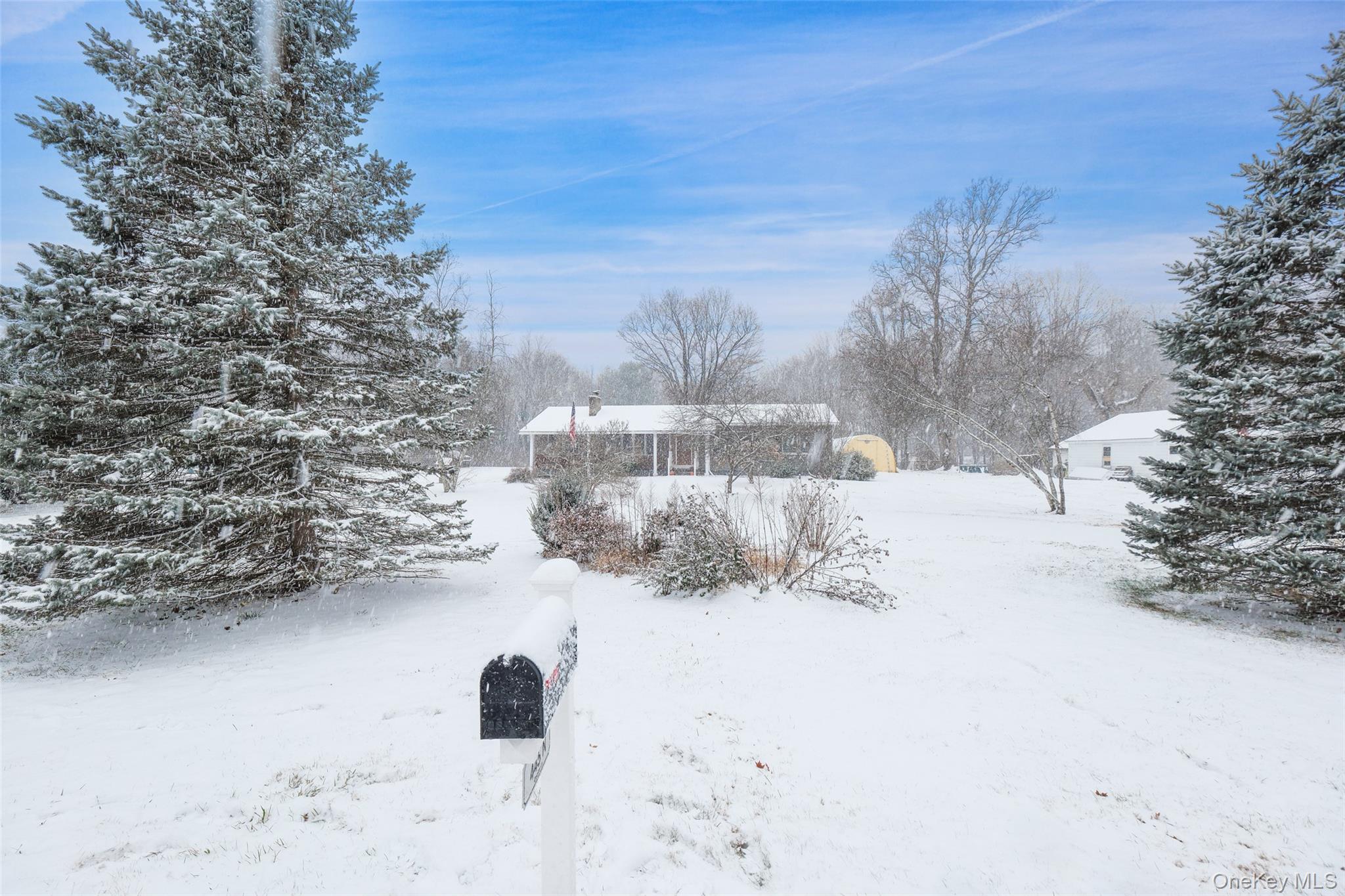 445 N Quaker Lane, Hyde Park, NY 12538