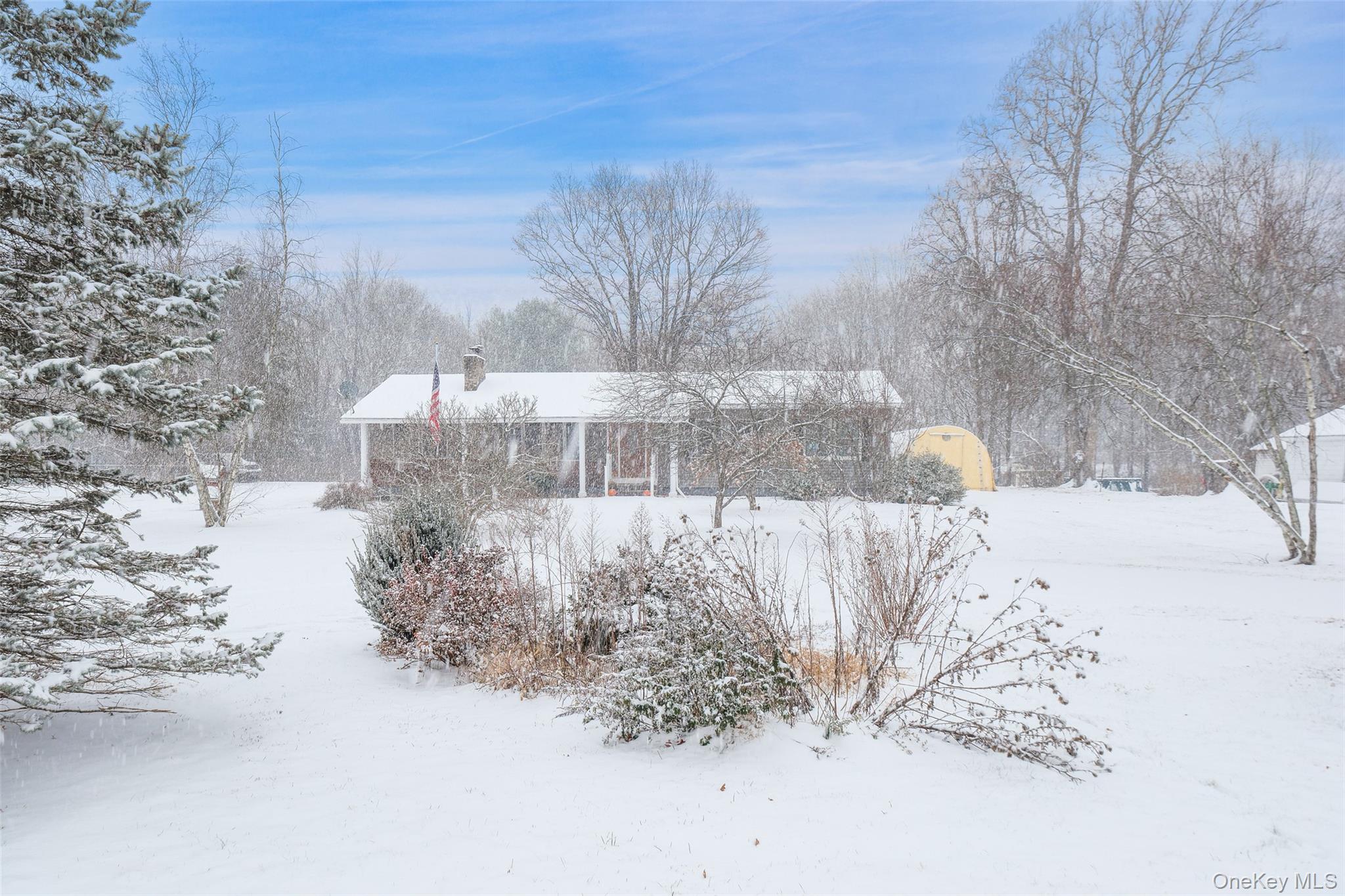 445 N Quaker Lane, Hyde Park, NY 12538