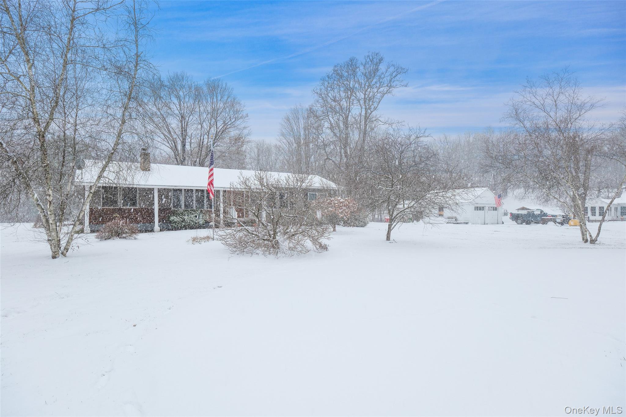 445 N Quaker Lane, Hyde Park, NY 12538