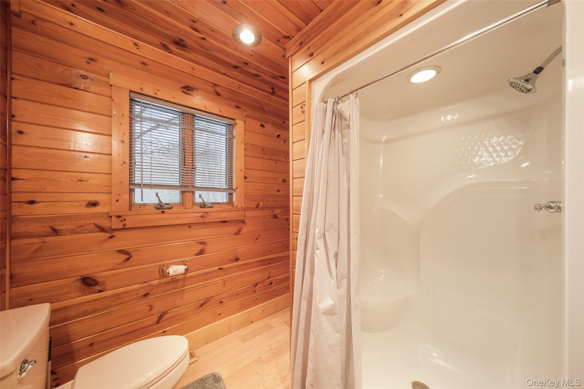 445 N Quaker Lane, Hyde Park, NY 12538