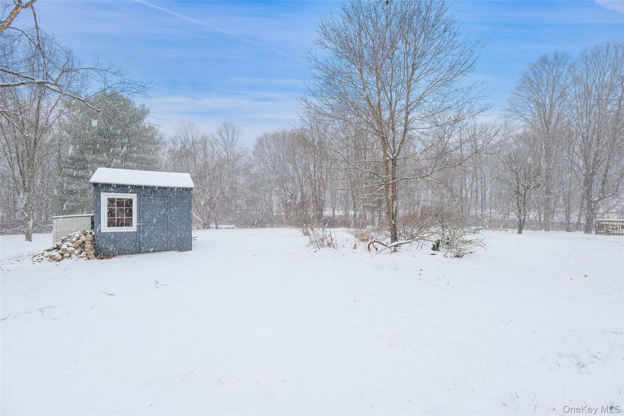 445 N Quaker Lane, Hyde Park, NY 12538