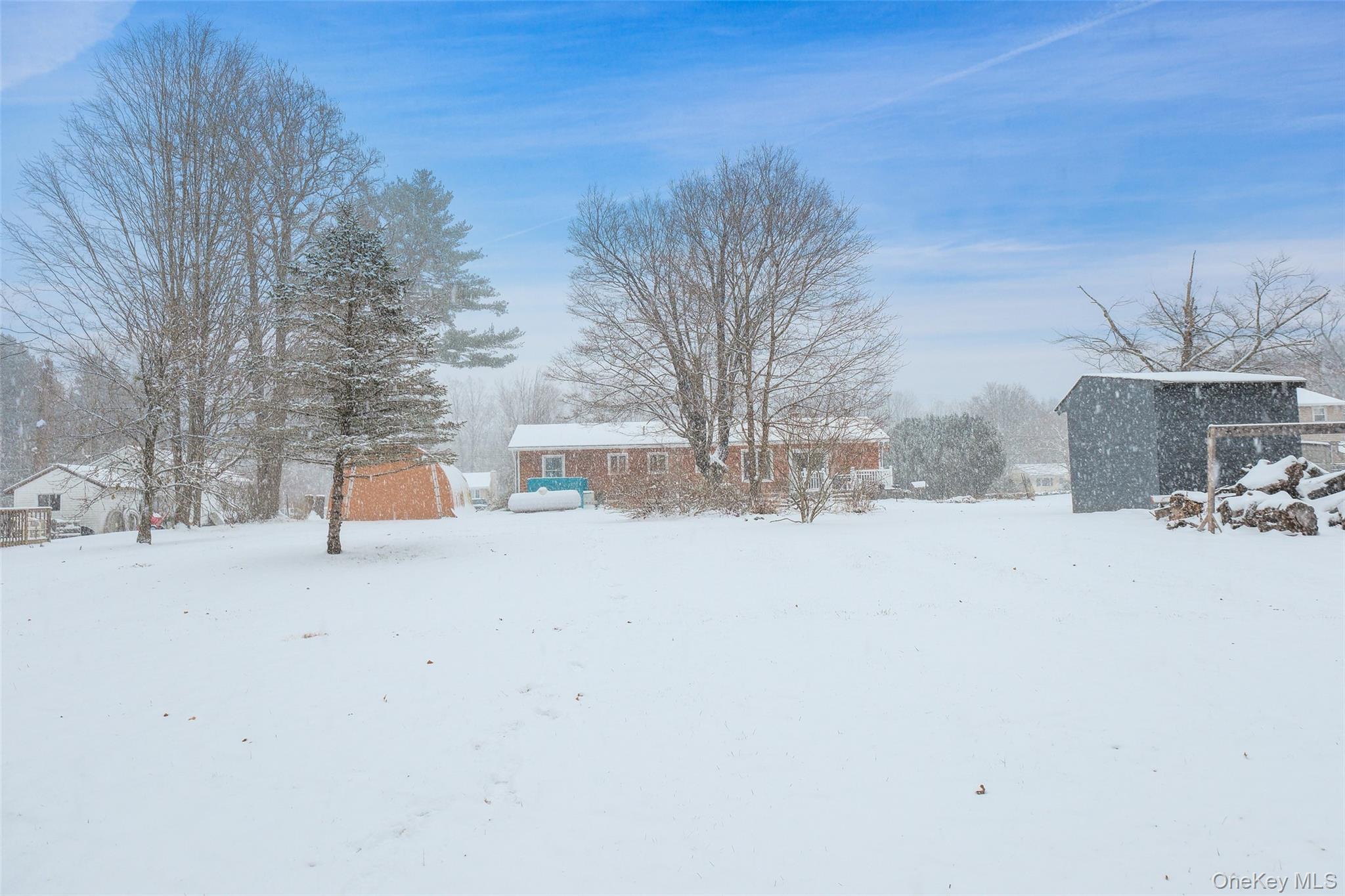 445 N Quaker Lane, Hyde Park, NY 12538