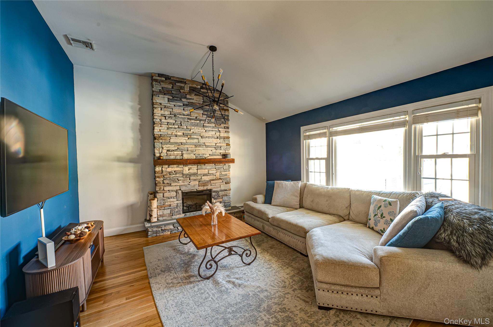 1 Freedom Court, Babylon, NY 11702