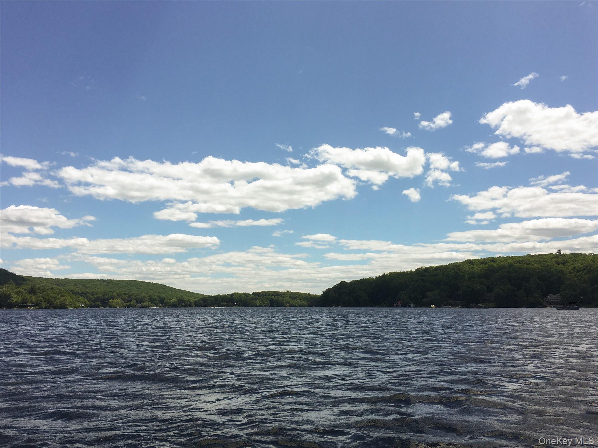 32 Shawnee Road, Putnam Valley, NY 10579