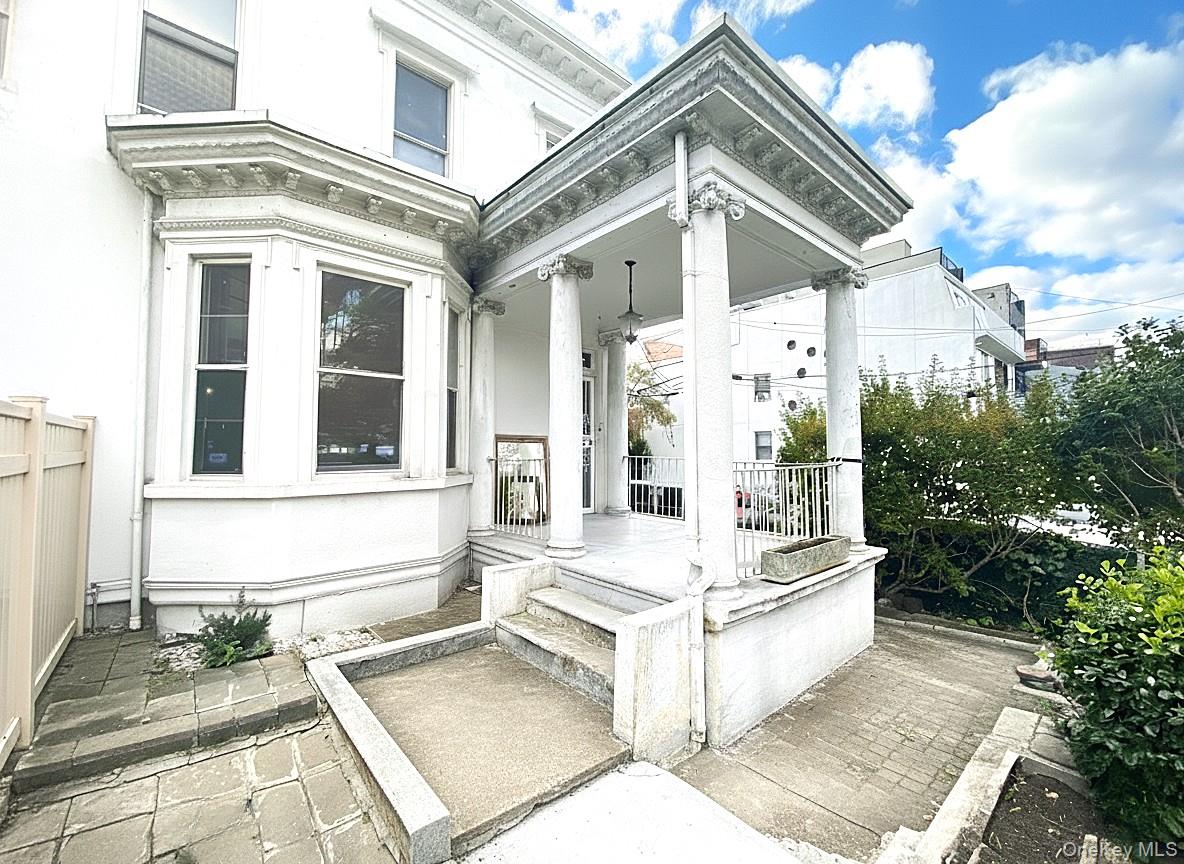 14-28 Astoria Park S, Astoria, NY 11102