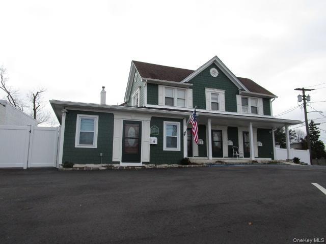 984 Fulton Street # 1, Farmingdale, NY 11735