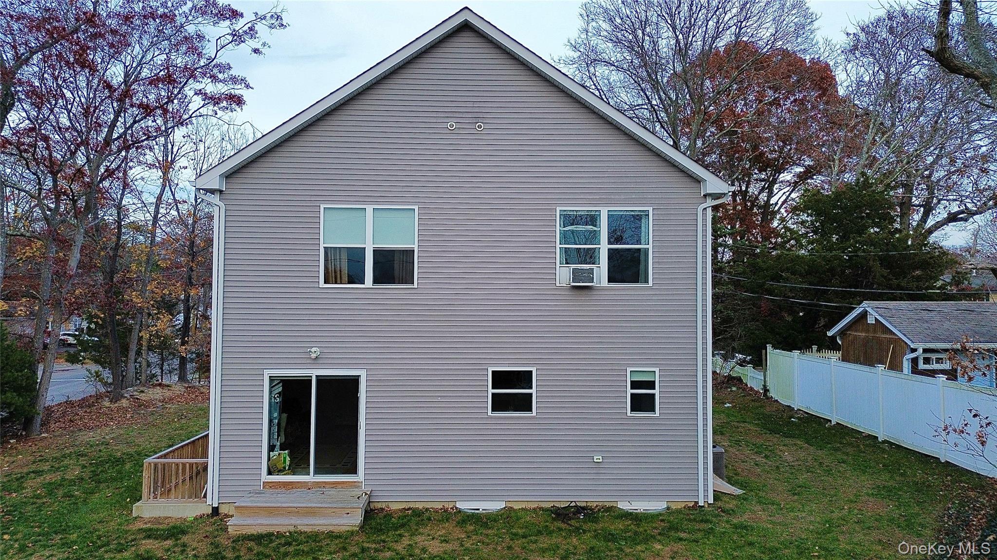 2 Winfield Davis Drive, Coram, NY 11727