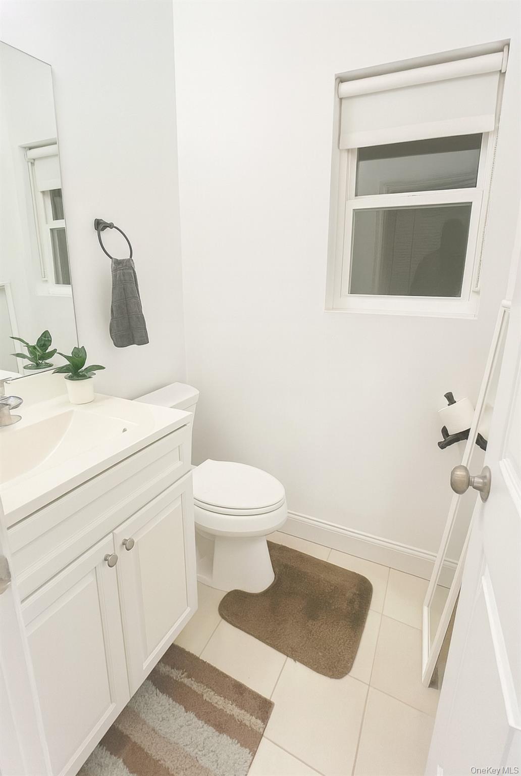 2 Winfield Davis Drive, Coram, NY 11727