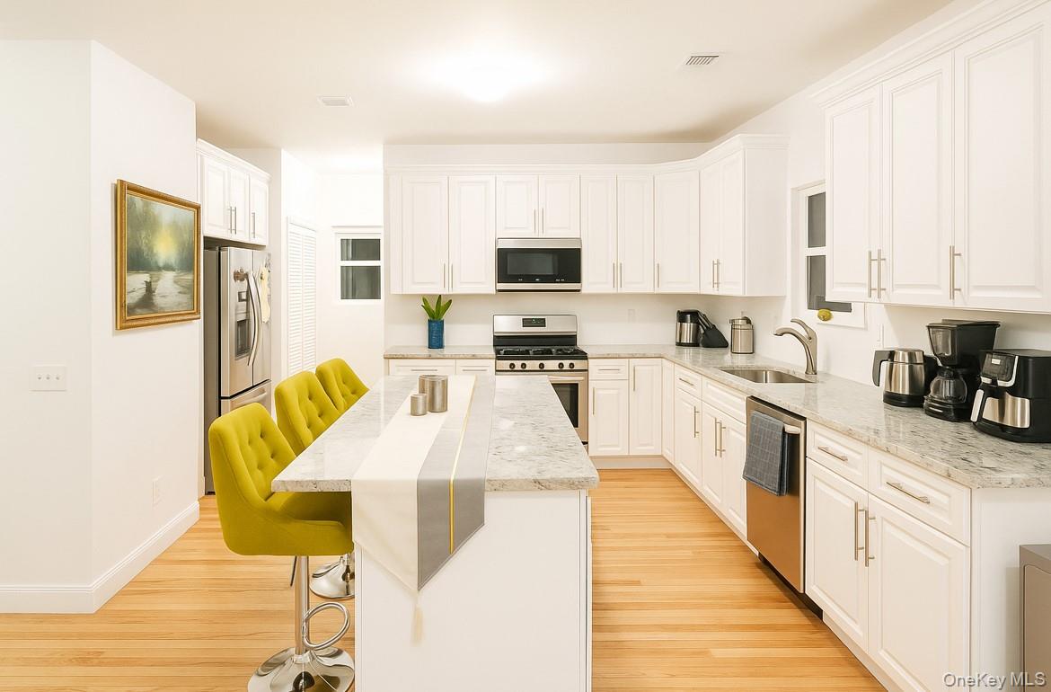 2 Winfield Davis Drive, Coram, NY 11727