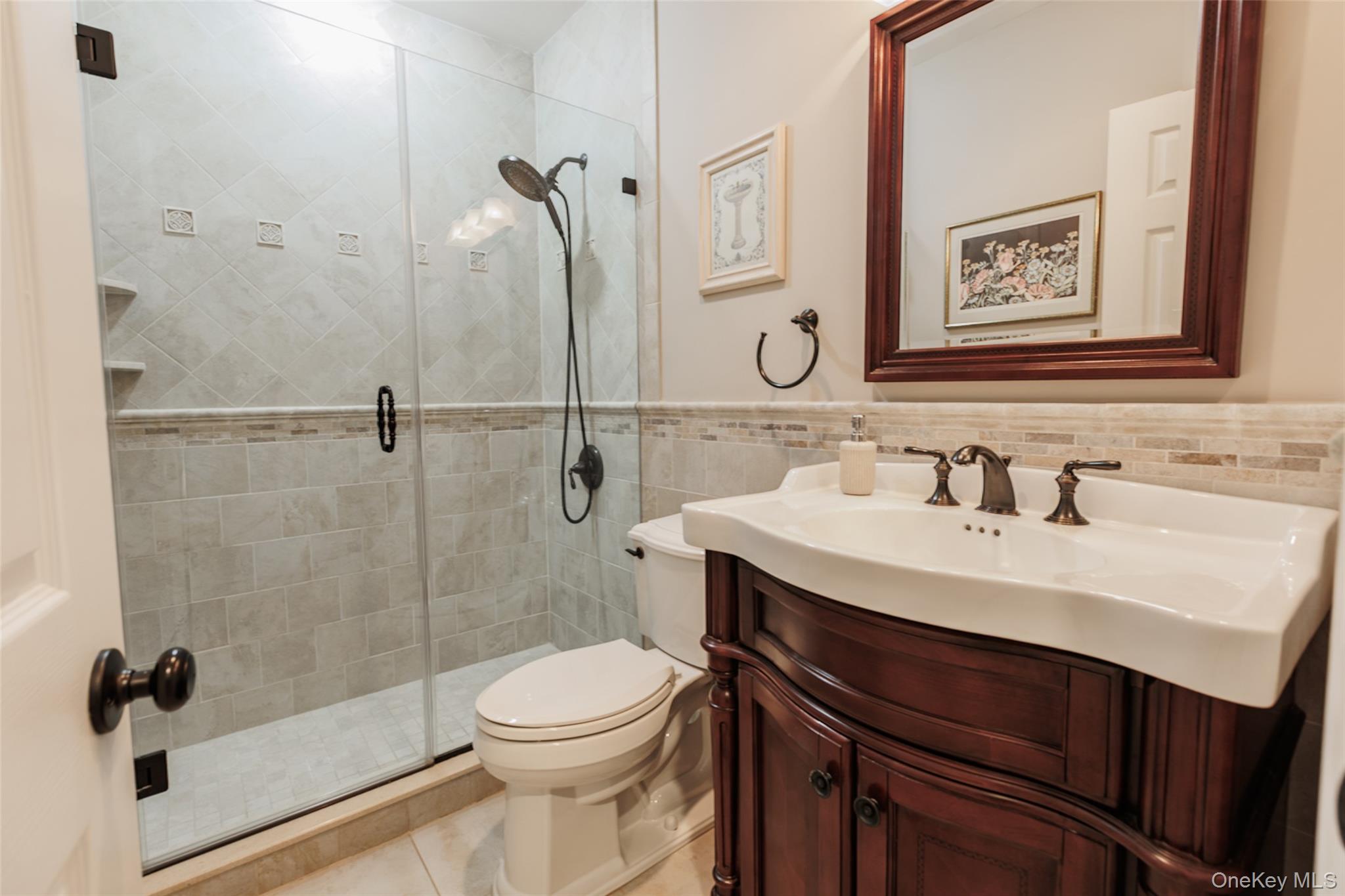 16 Ashley Loop, Northport, NY 11768