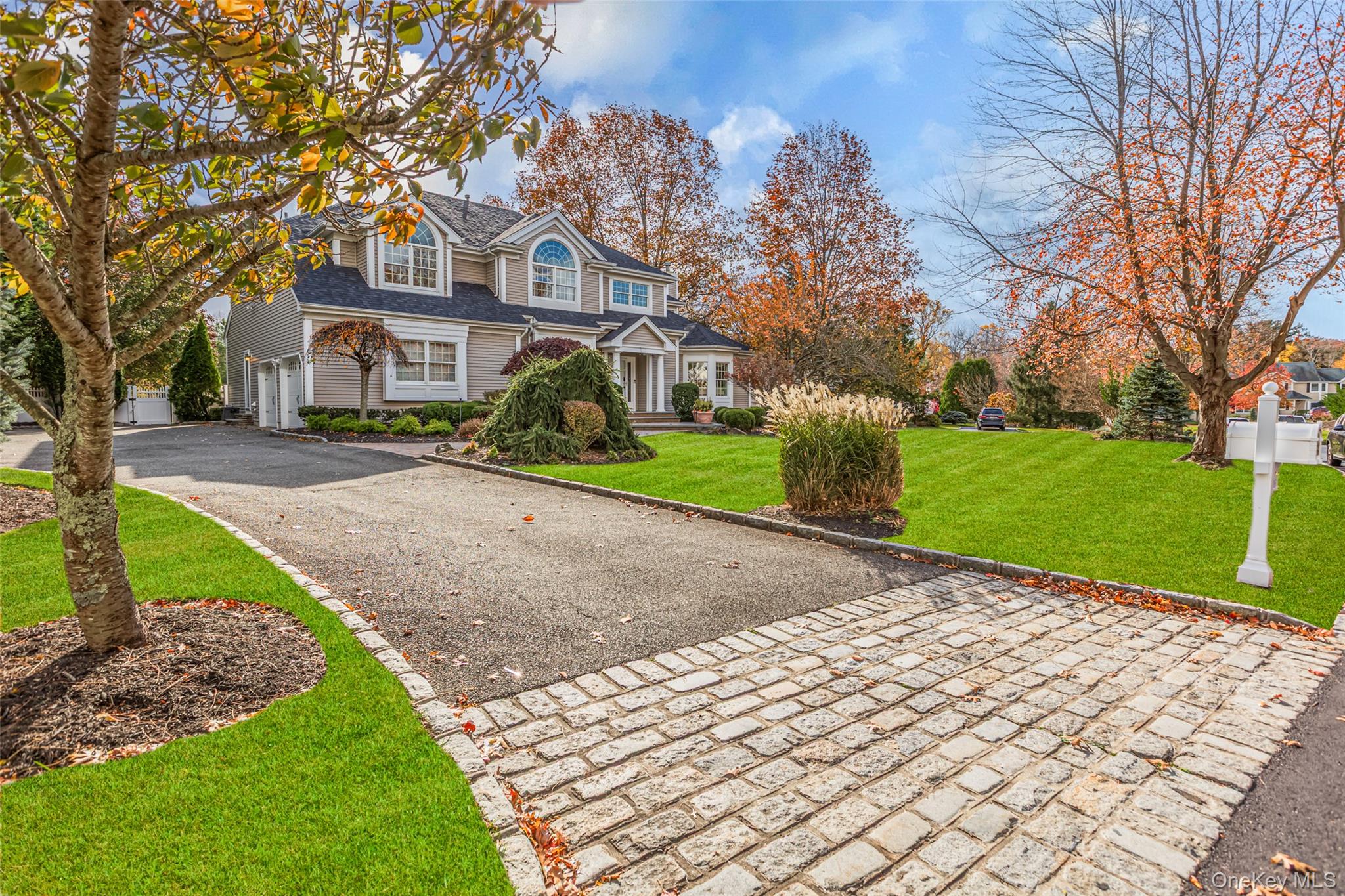 16 Ashley Loop, Northport, NY 11768