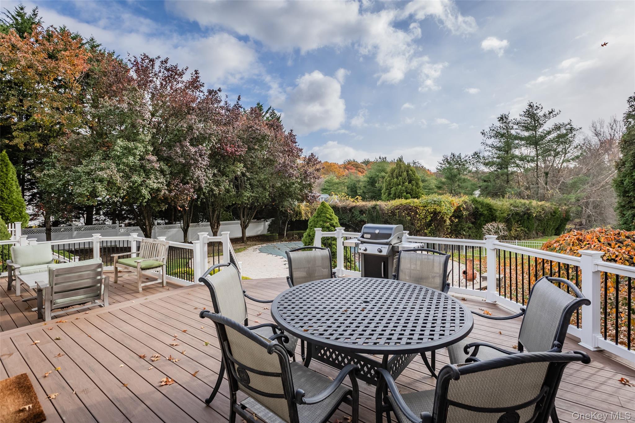 16 Ashley Loop, Northport, NY 11768